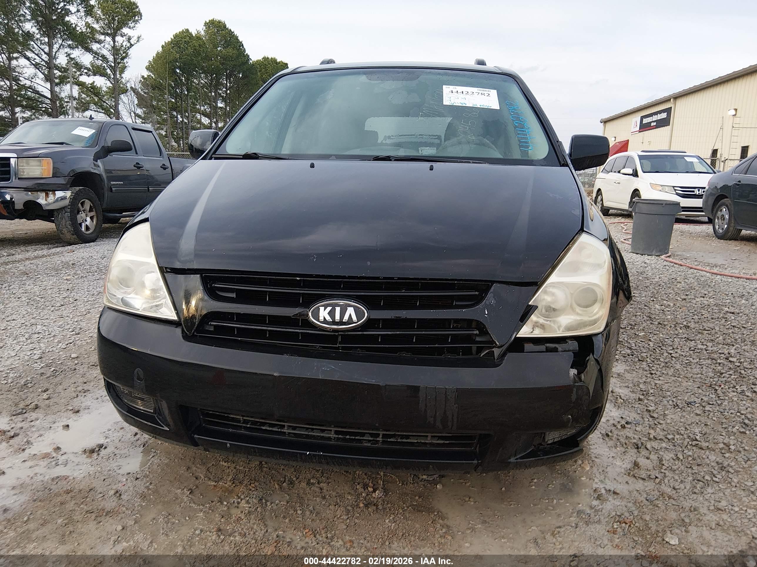 KIA SEDONA image 6