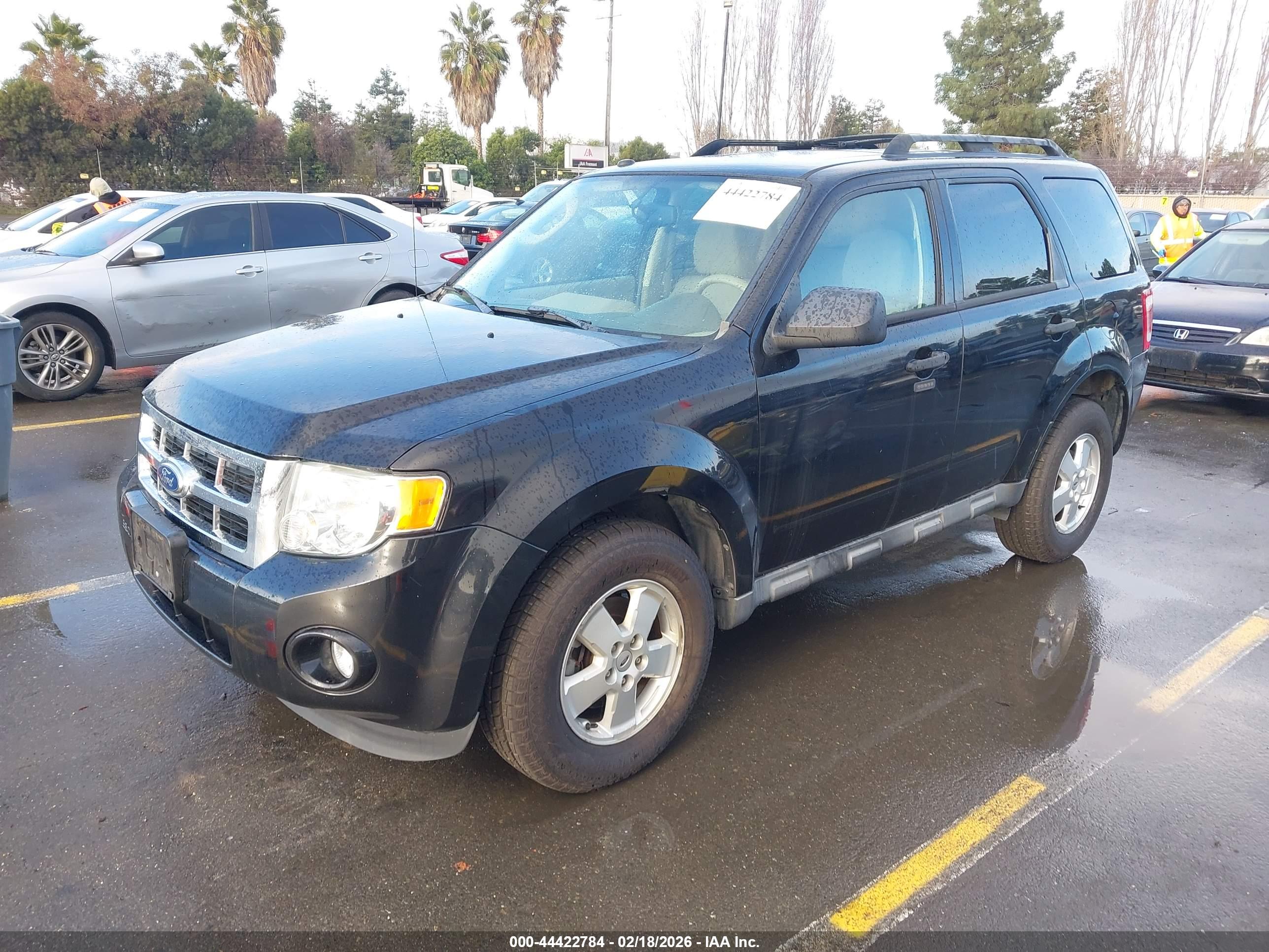 FORD ESCAPE image 2