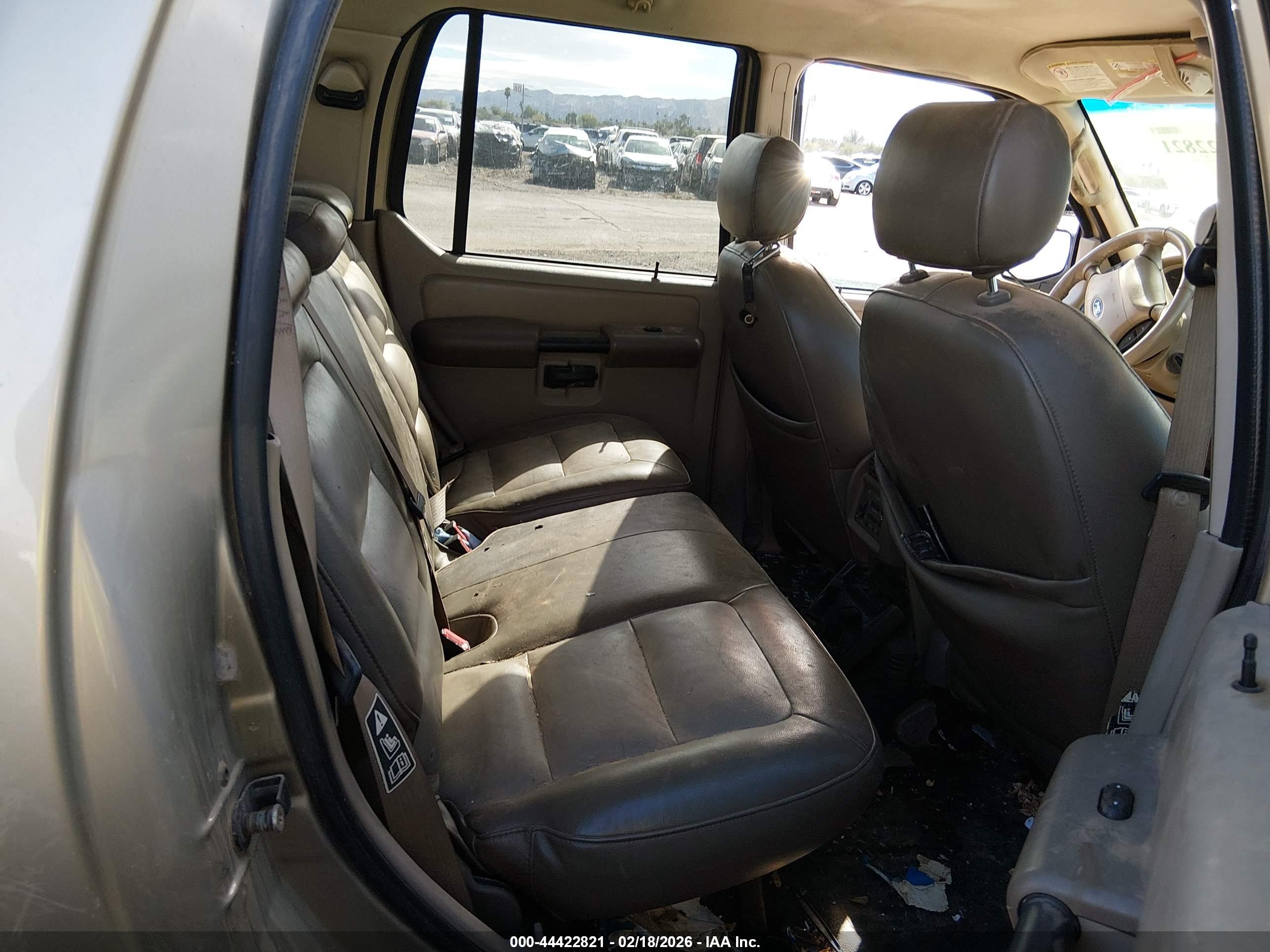 FORD EXPLORER image 8