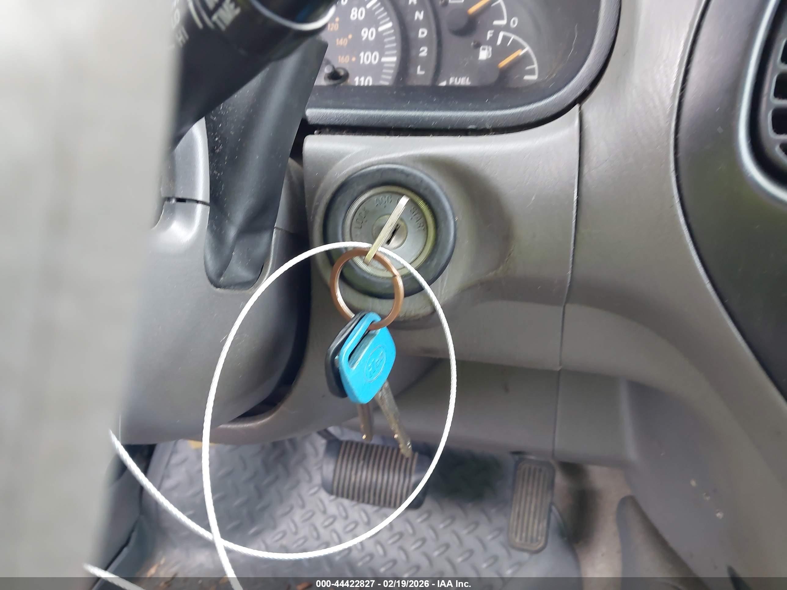 TOYOTA TUNDRA image 11