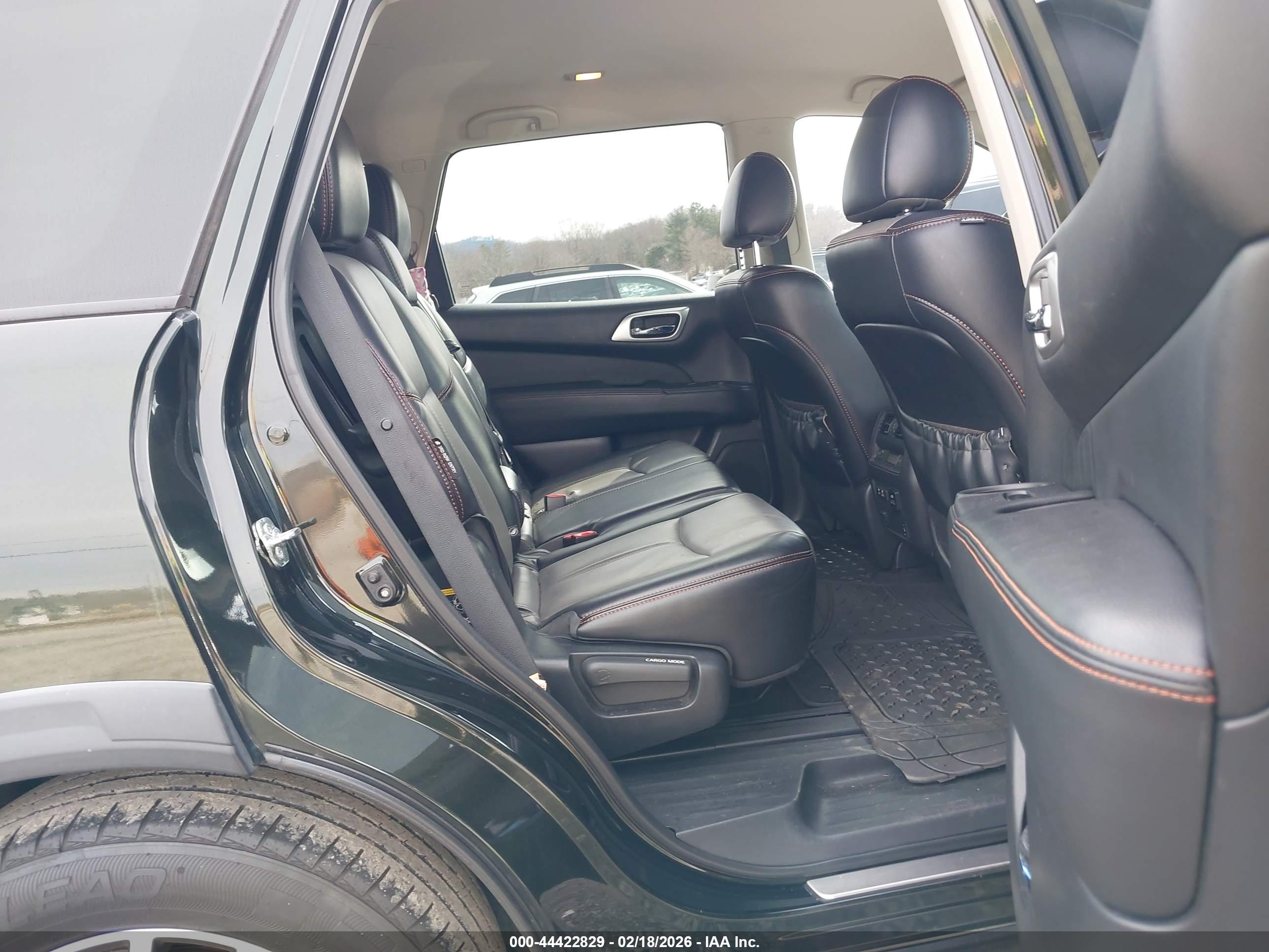 NISSAN PATHFINDER image 8