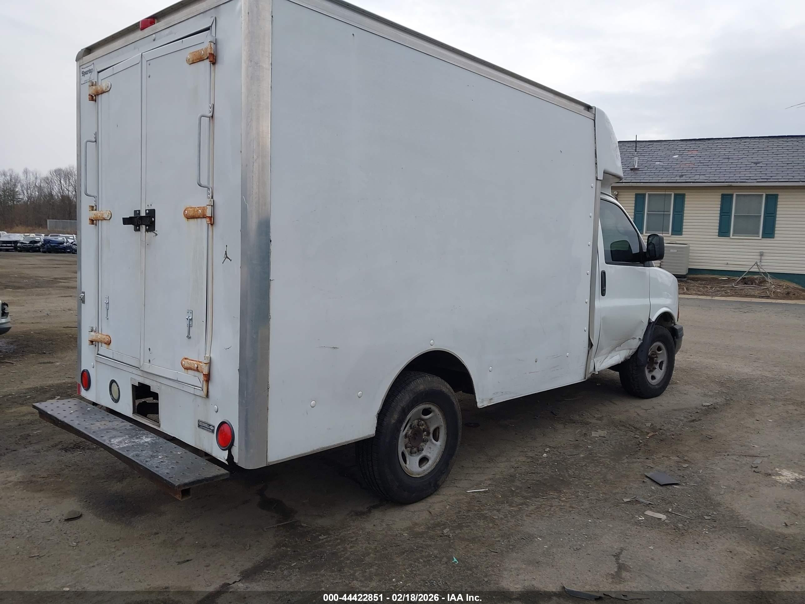 CHEVROLET EXPRESS image 4