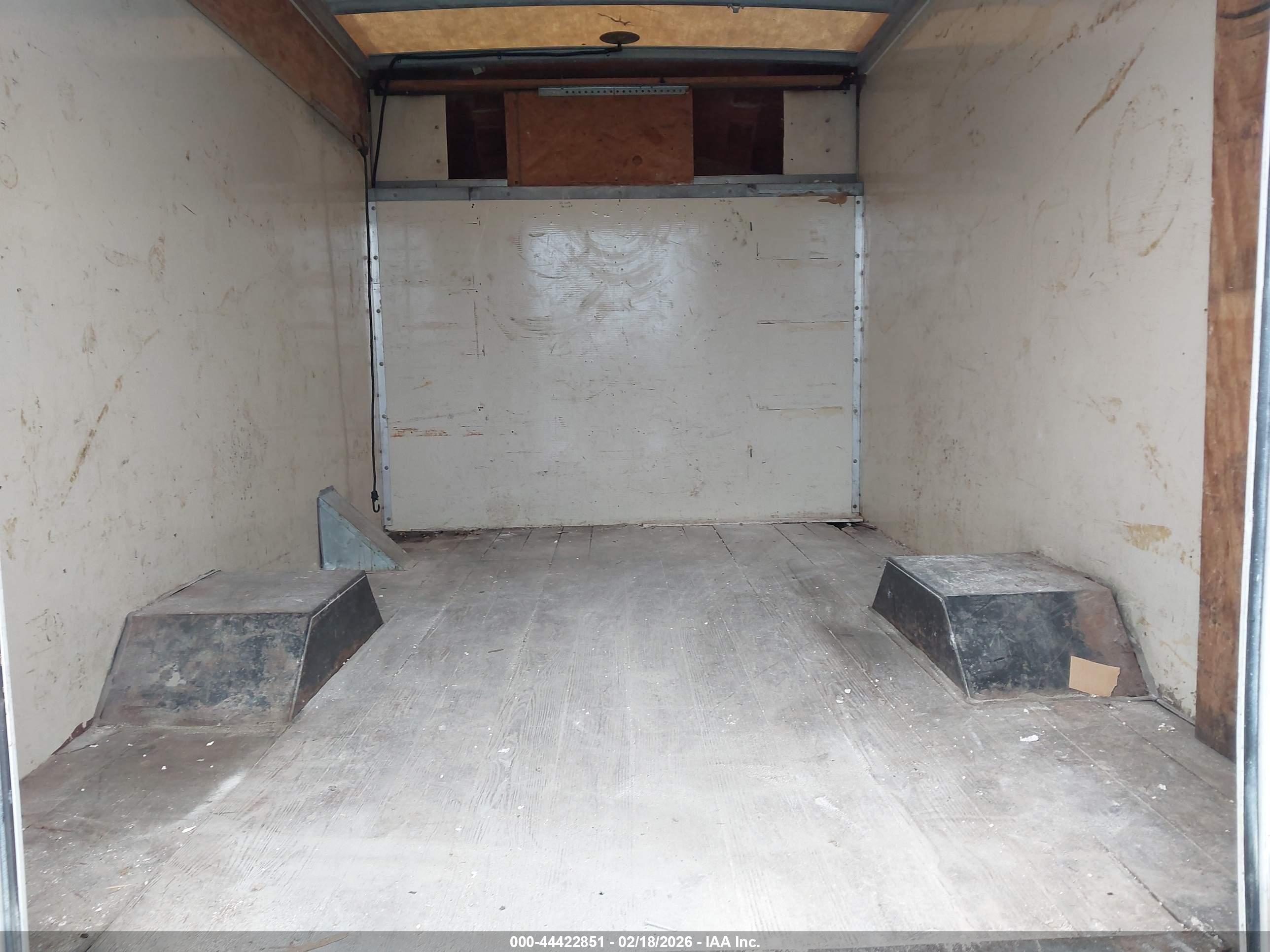 CHEVROLET EXPRESS image 7