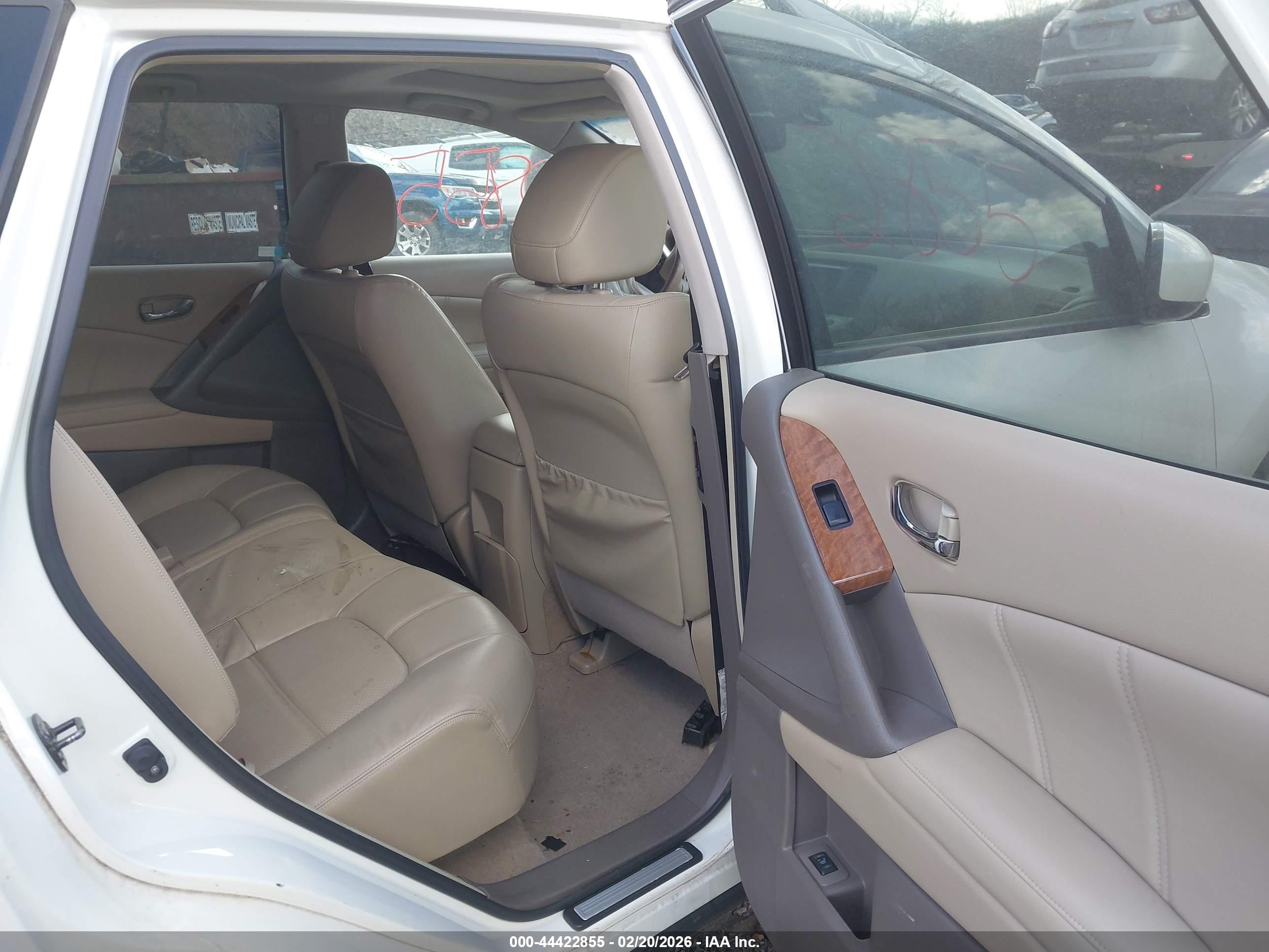 NISSAN MURANO image 8