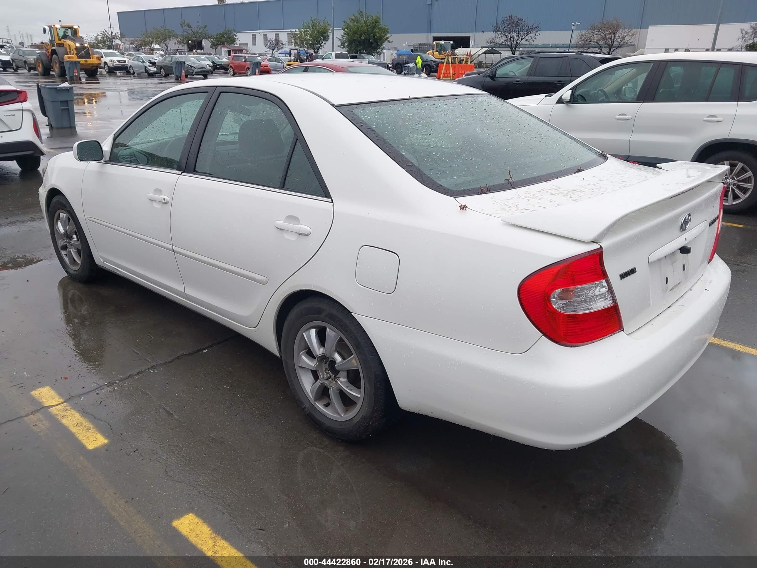 TOYOTA CAMRY image 3