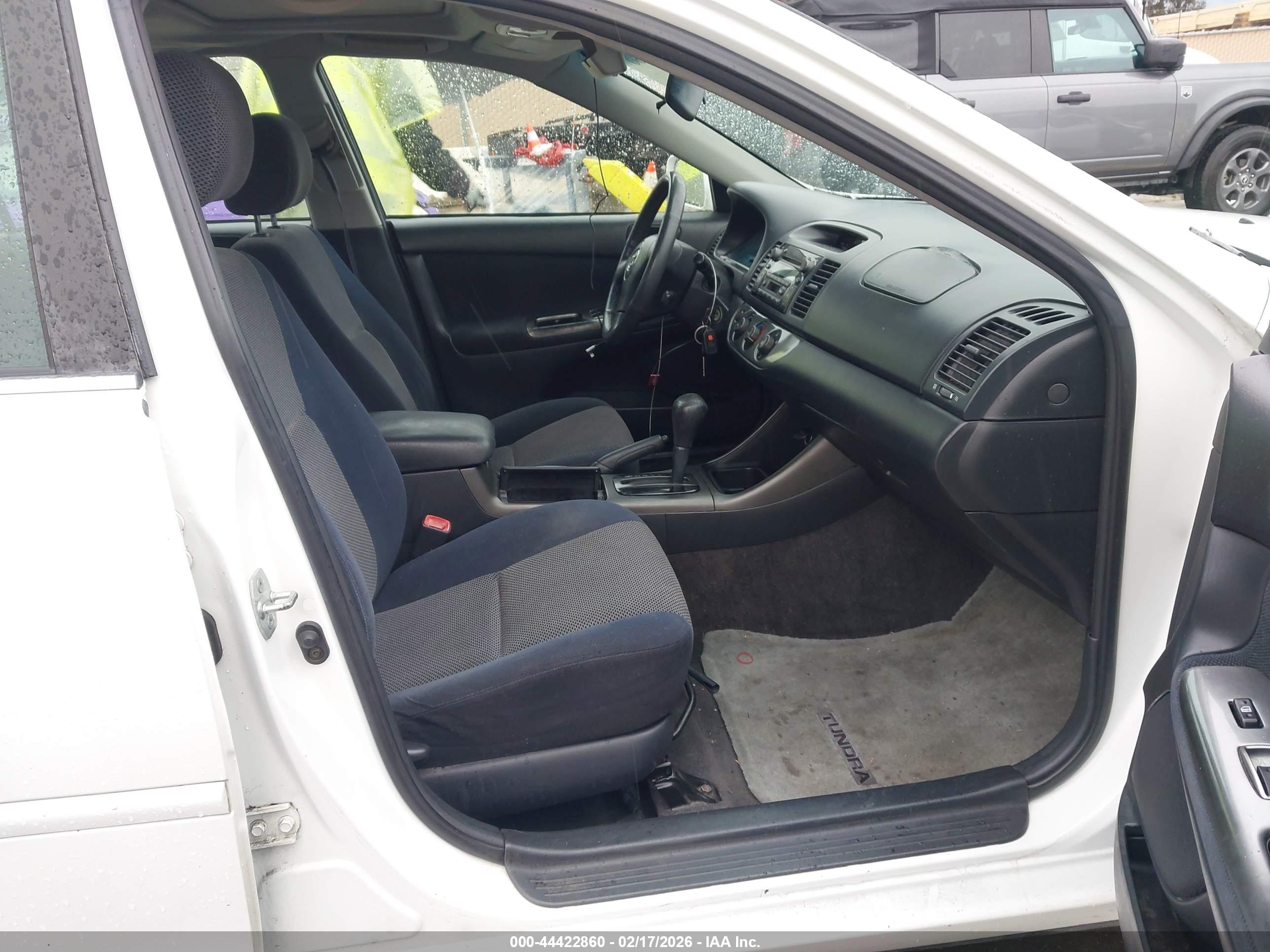 TOYOTA CAMRY image 5