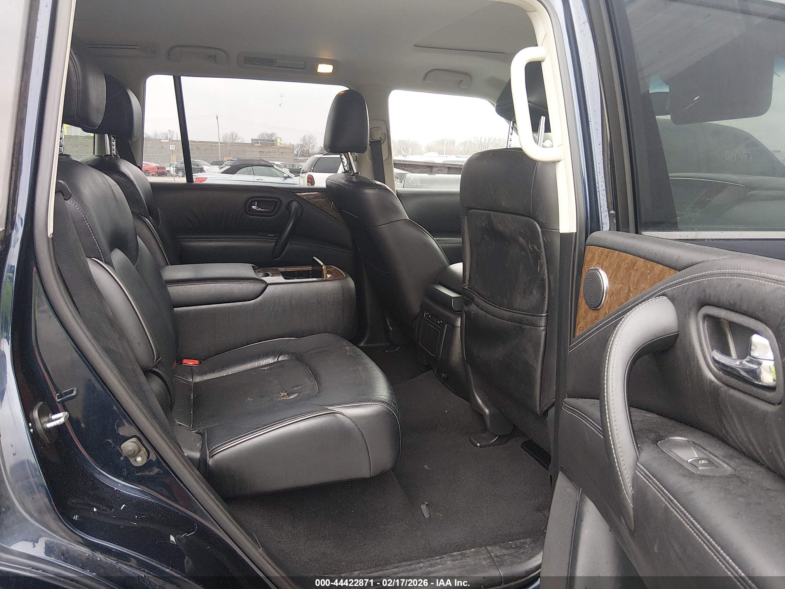 INFINITI QX80 image 8