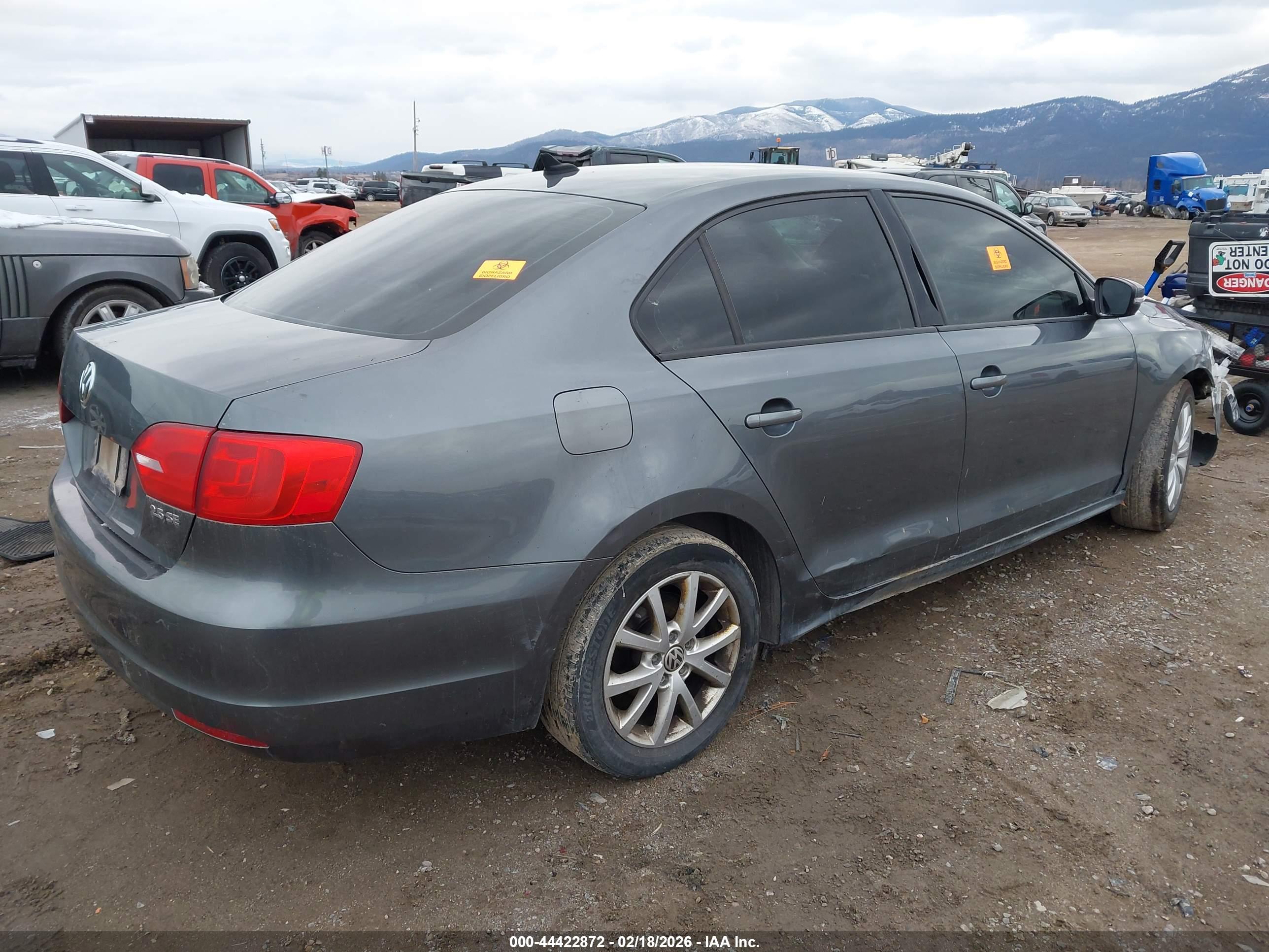 VOLKSWAGEN JETTA image 4