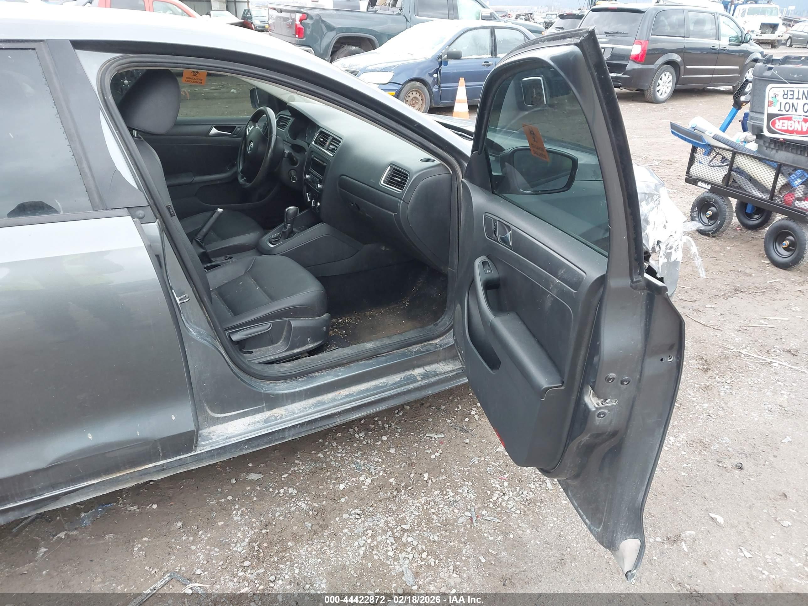 VOLKSWAGEN JETTA image 5