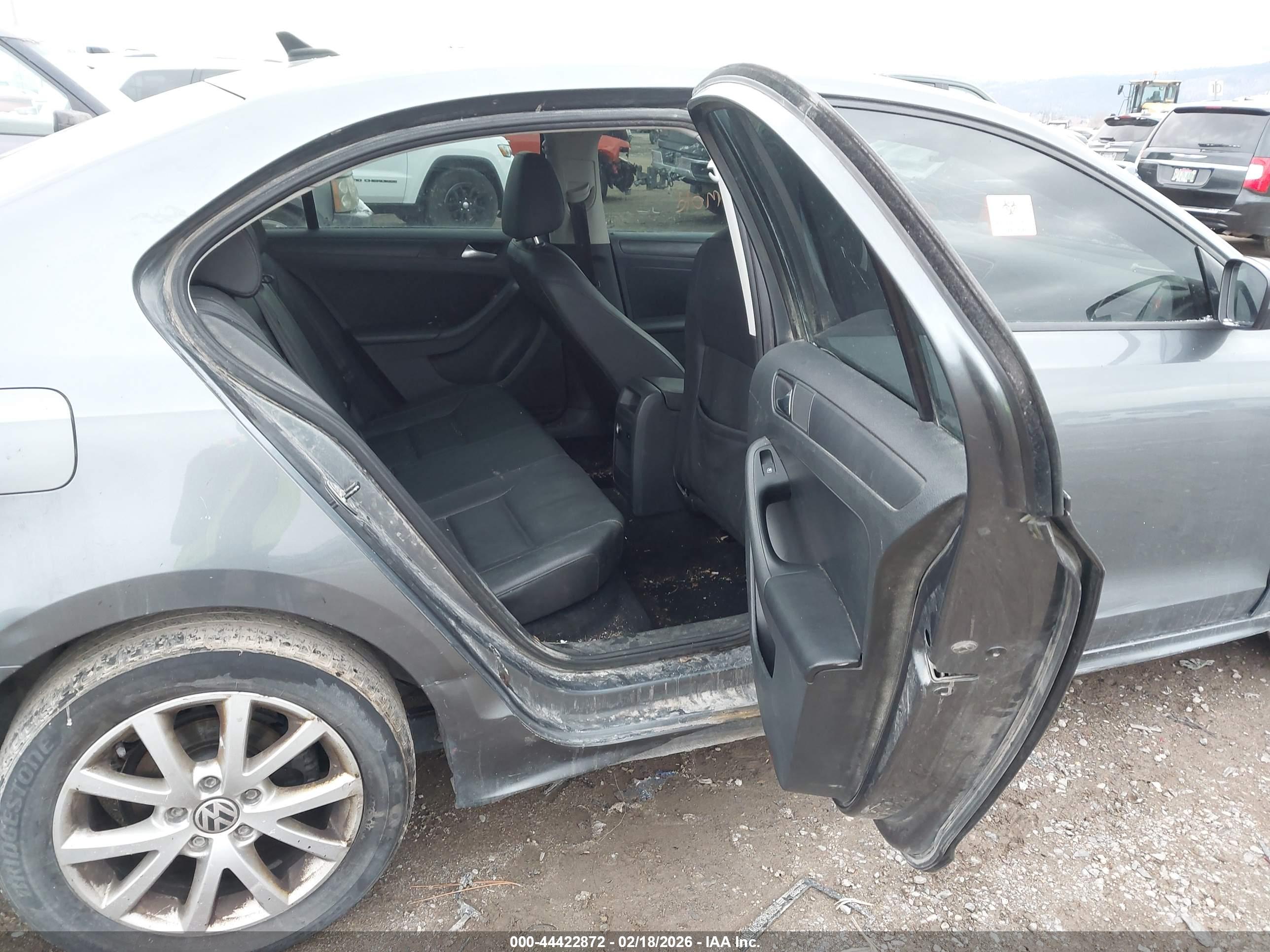 VOLKSWAGEN JETTA image 8