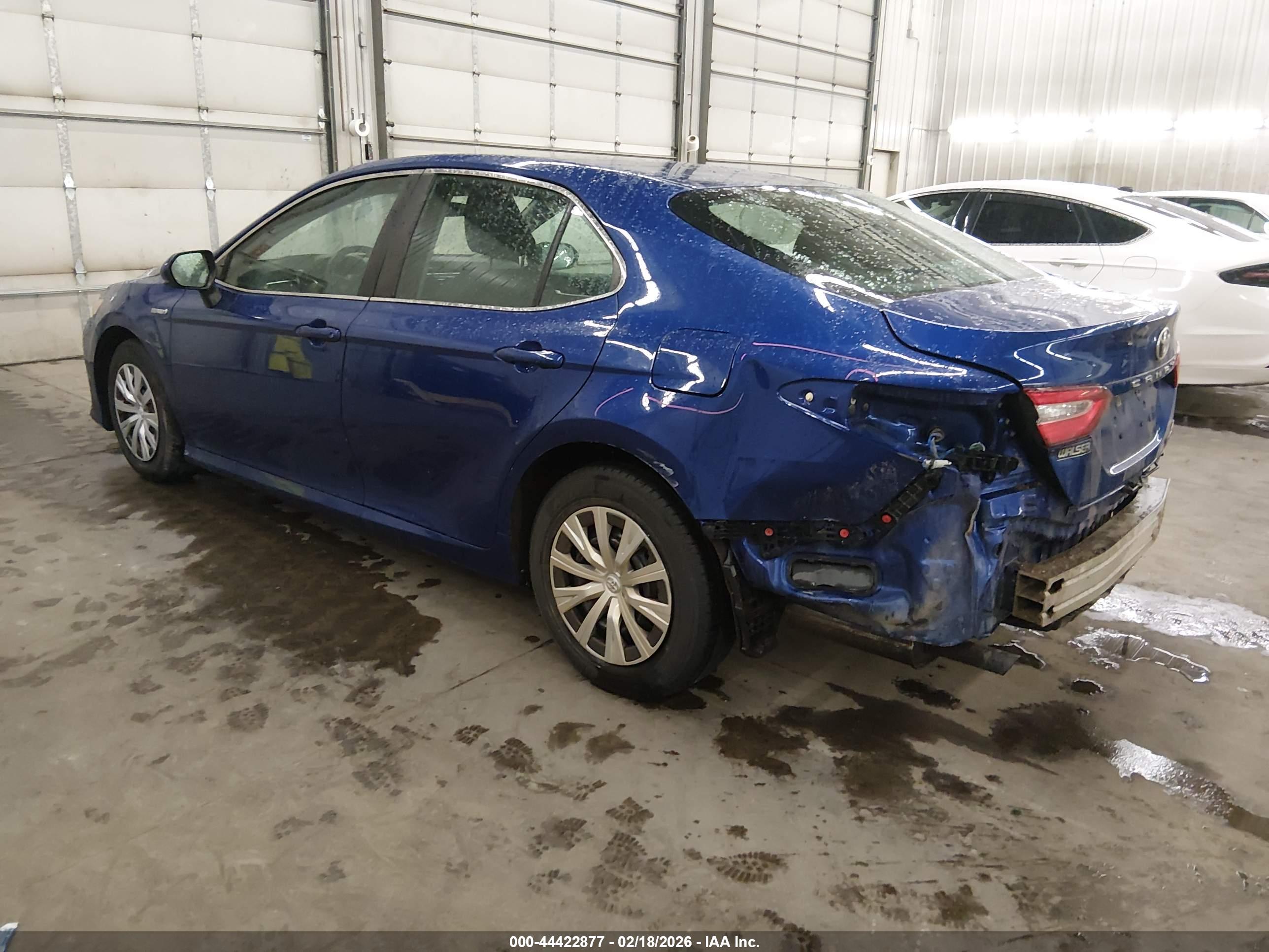 TOYOTA CAMRY image 3