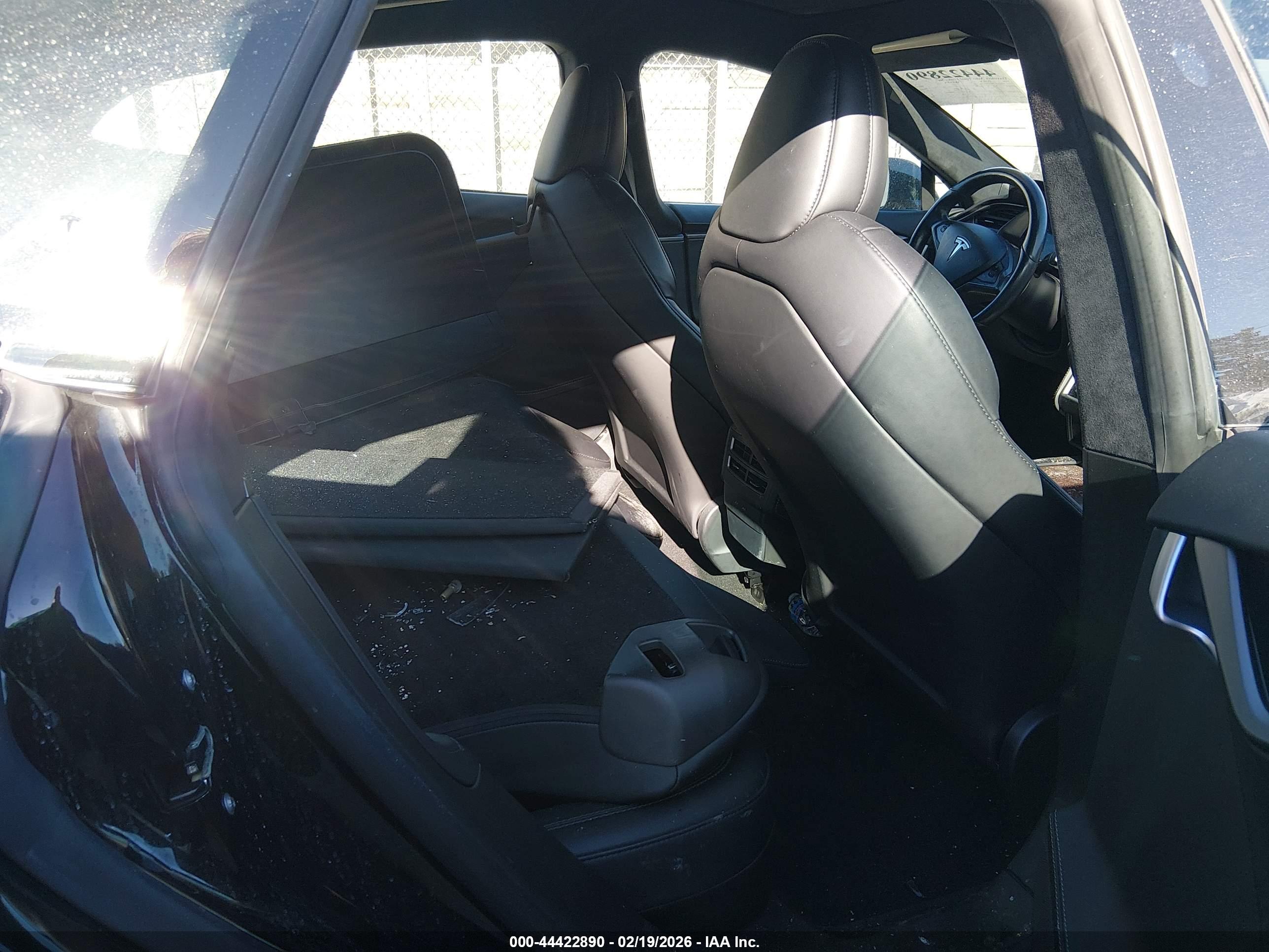 TESLA MODEL image 8