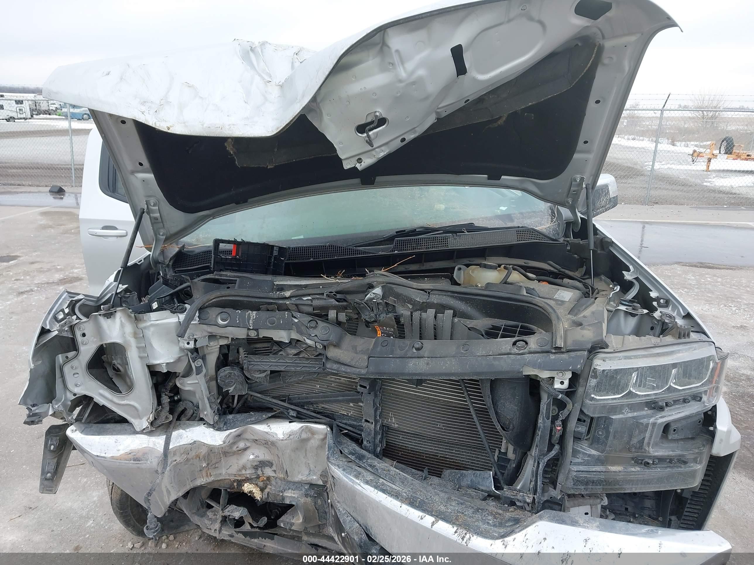 CHEVROLET SILVERADO image 10