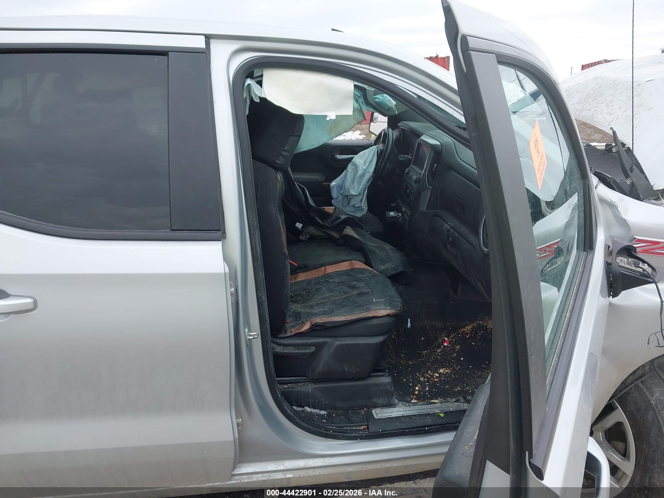CHEVROLET SILVERADO image 5