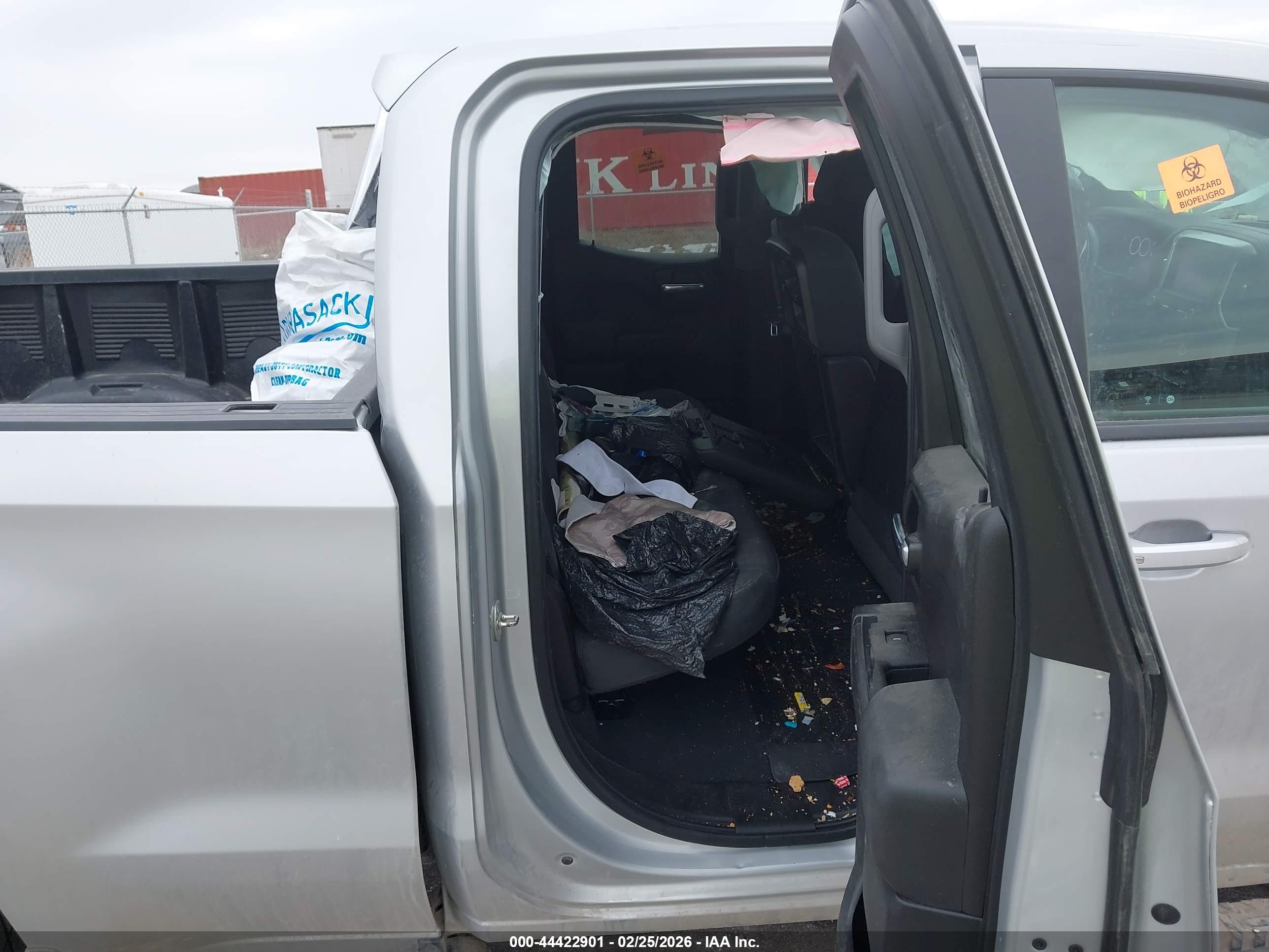 CHEVROLET SILVERADO image 8