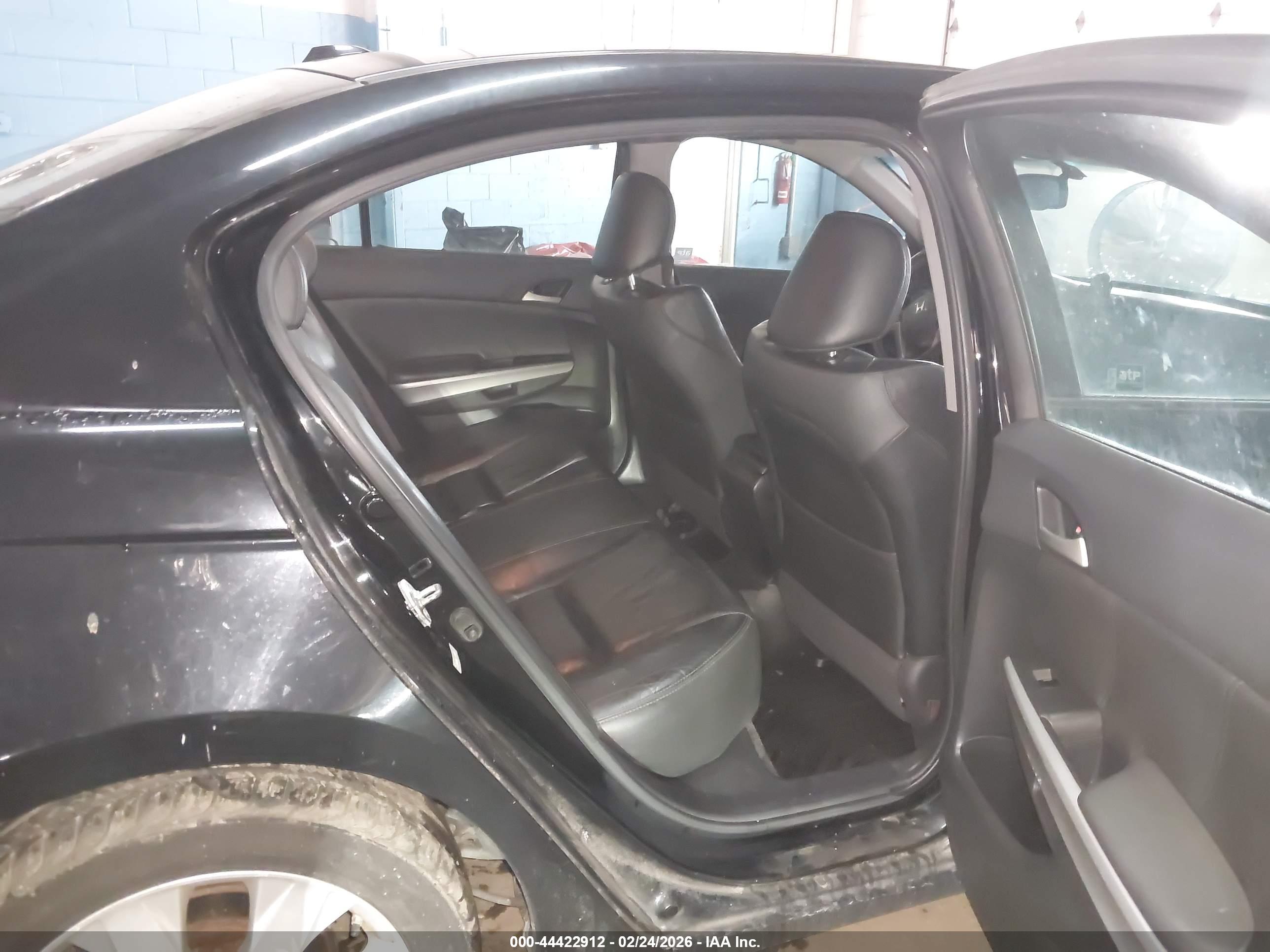 HONDA ACCORD image 8