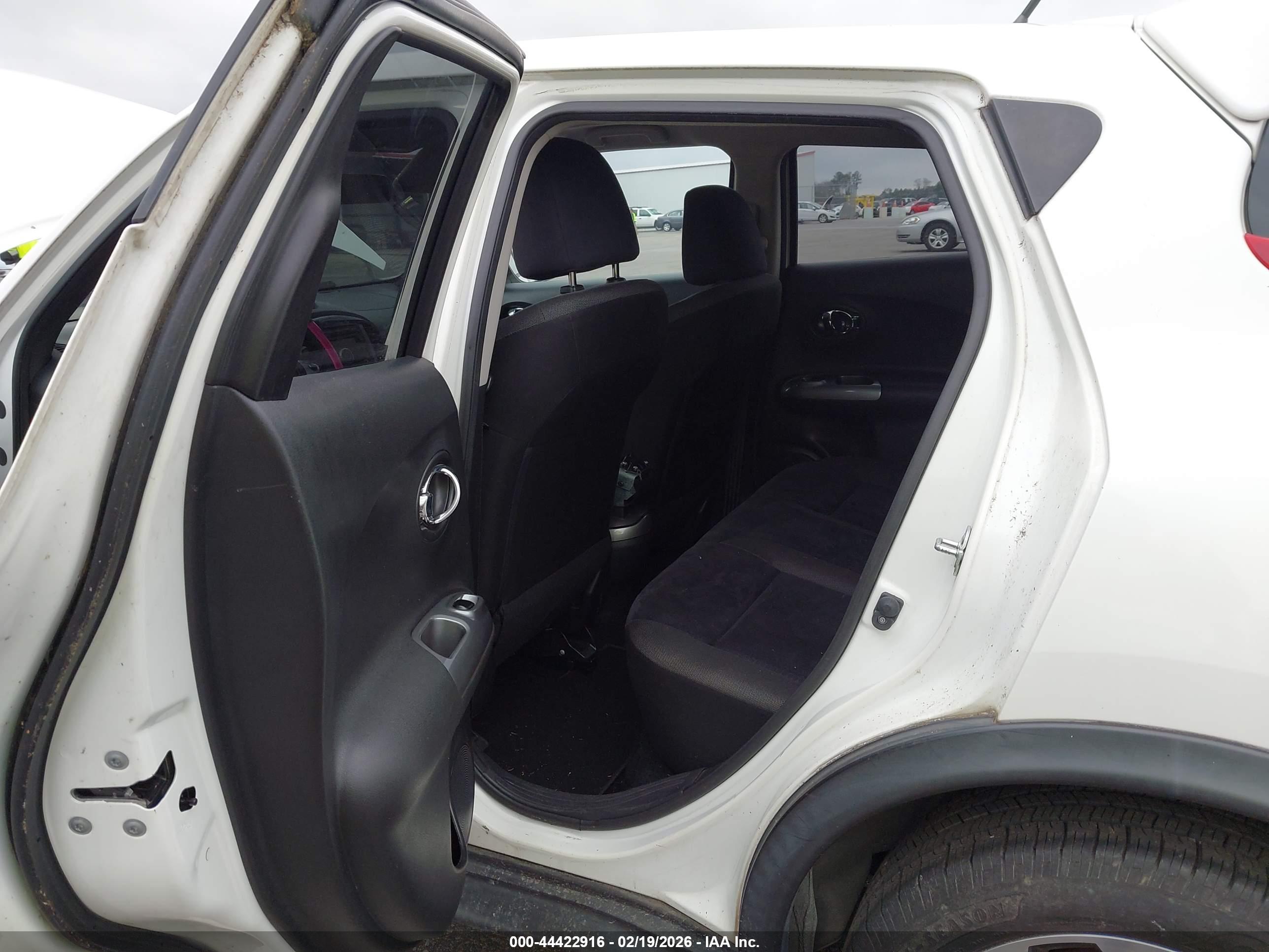 NISSAN JUKE image 8