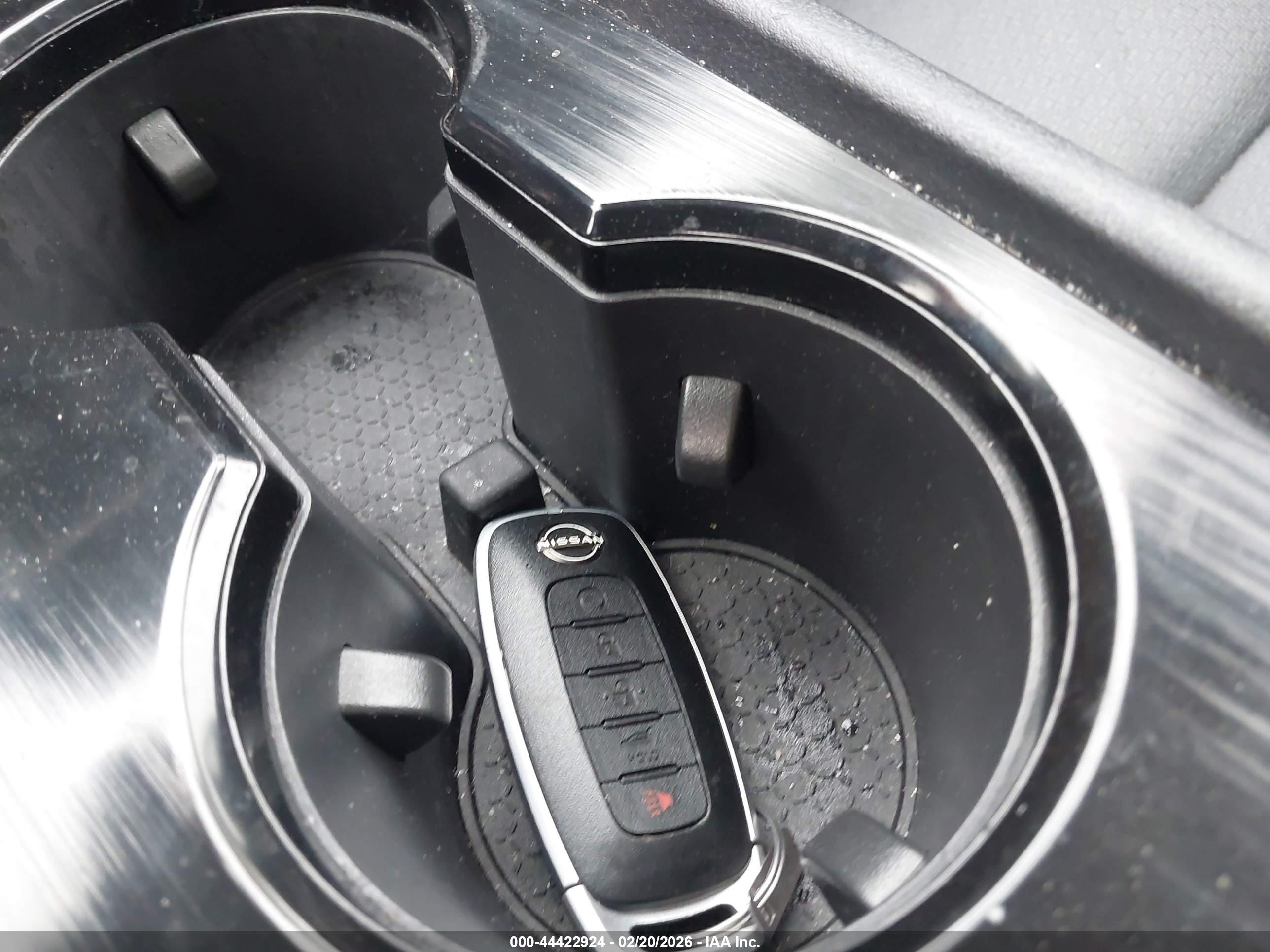 NISSAN ROGUE image 11