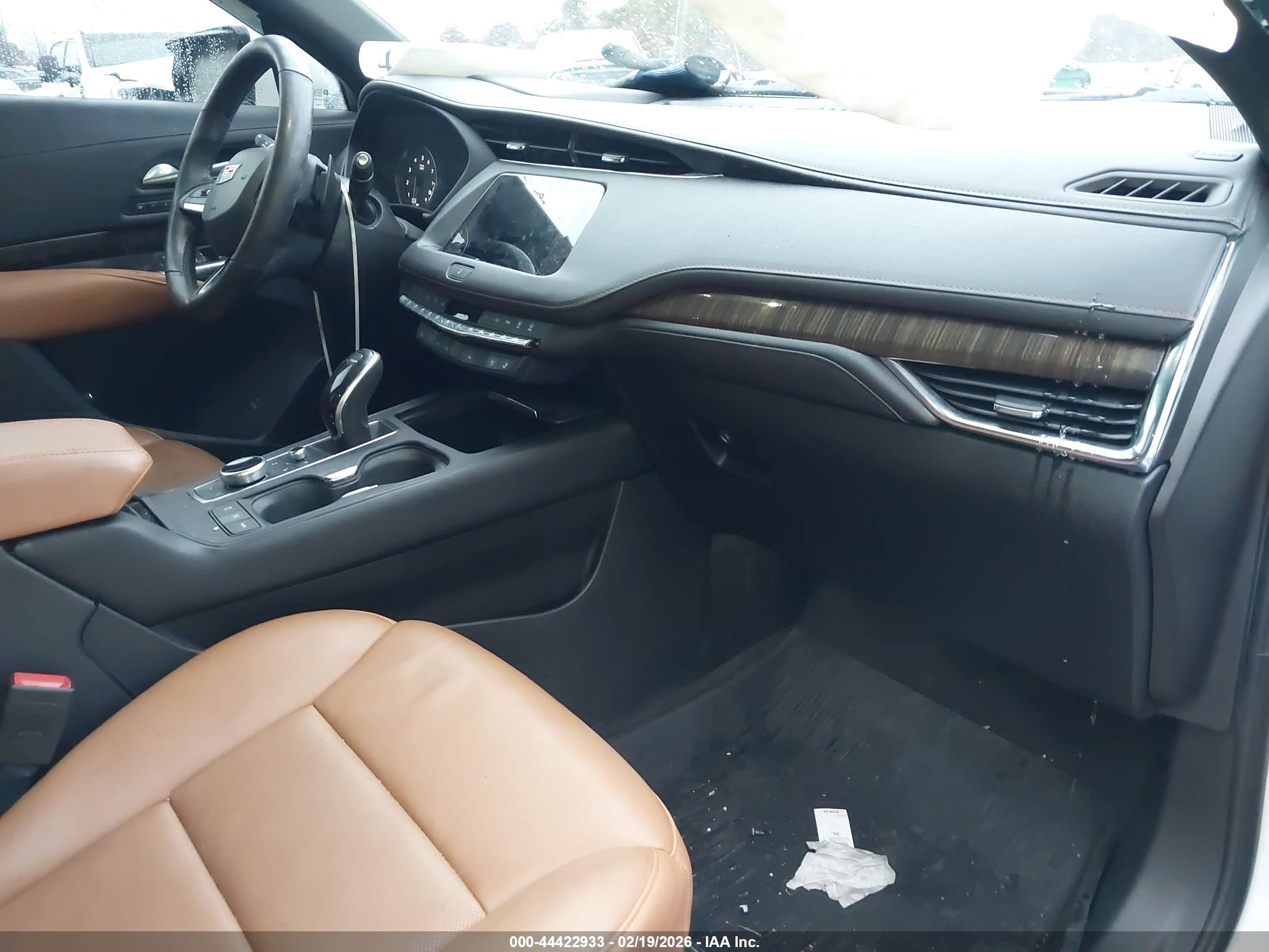 CADILLAC XT4 image 5
