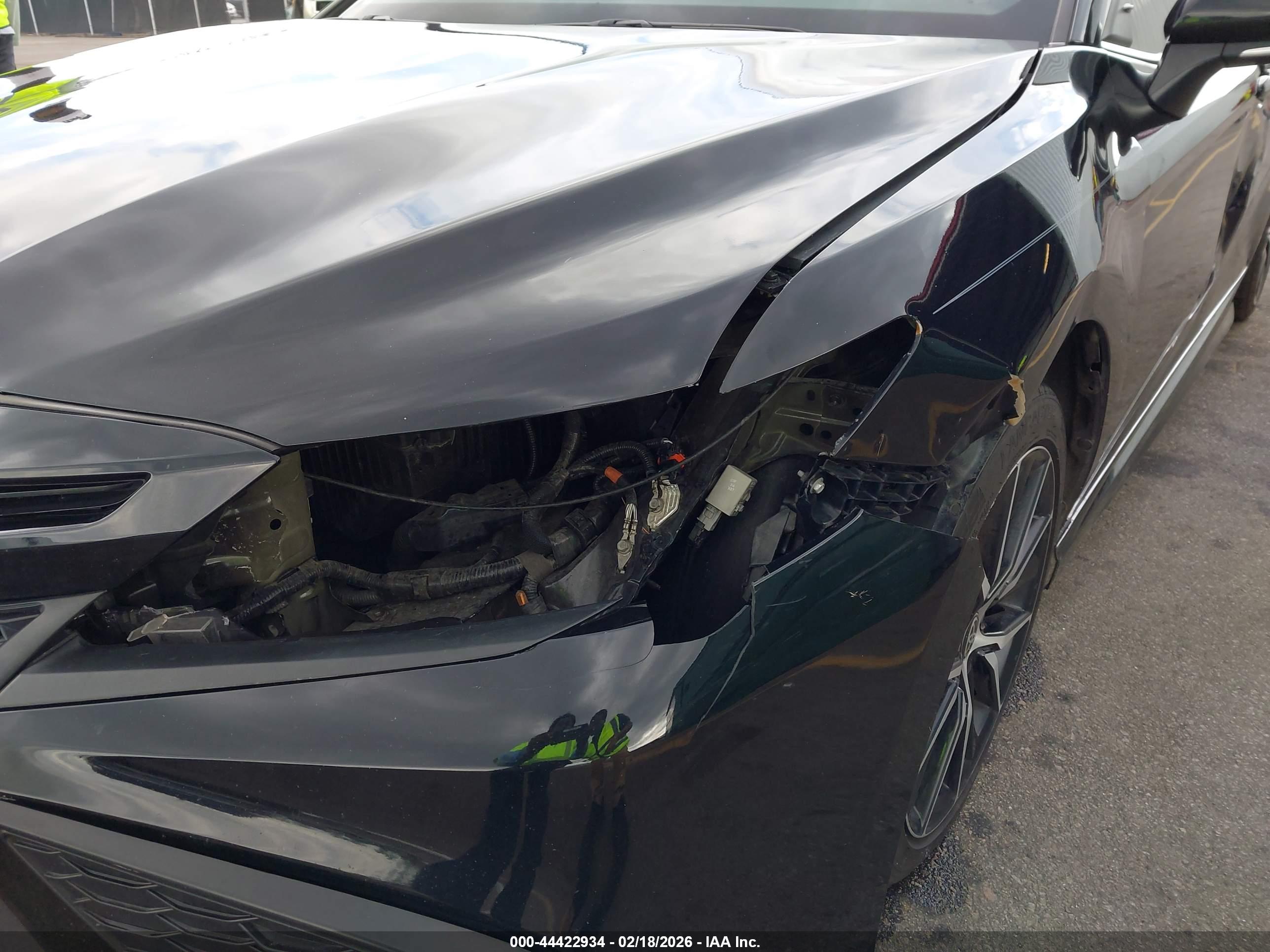 TOYOTA CAMRY image 6
