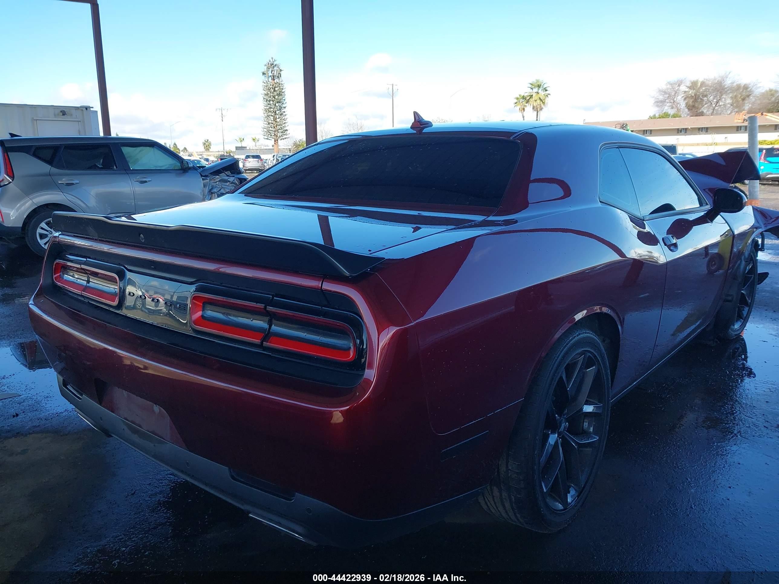 DODGE CHALLENGER image 4