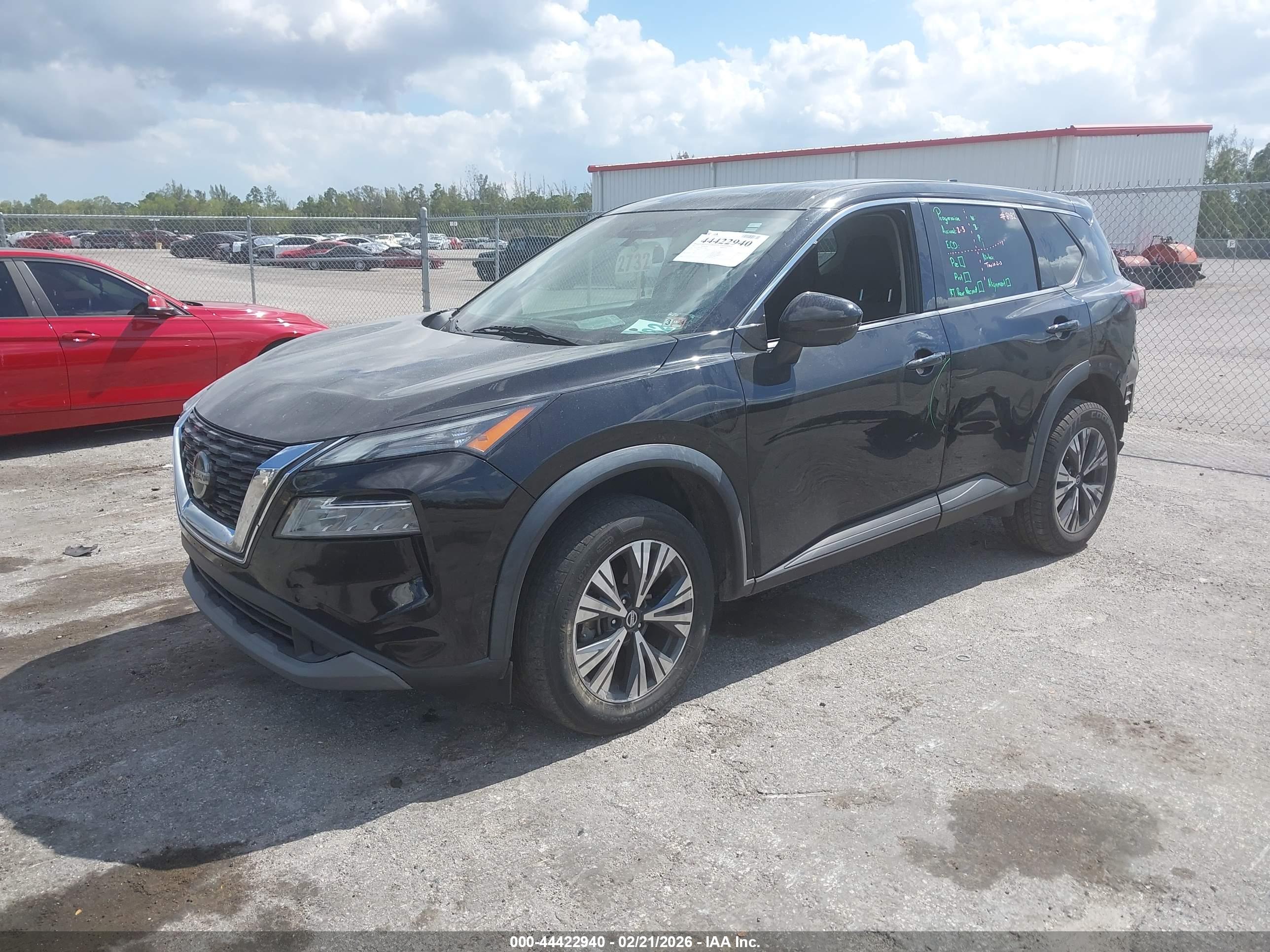 NISSAN ROGUE image 2