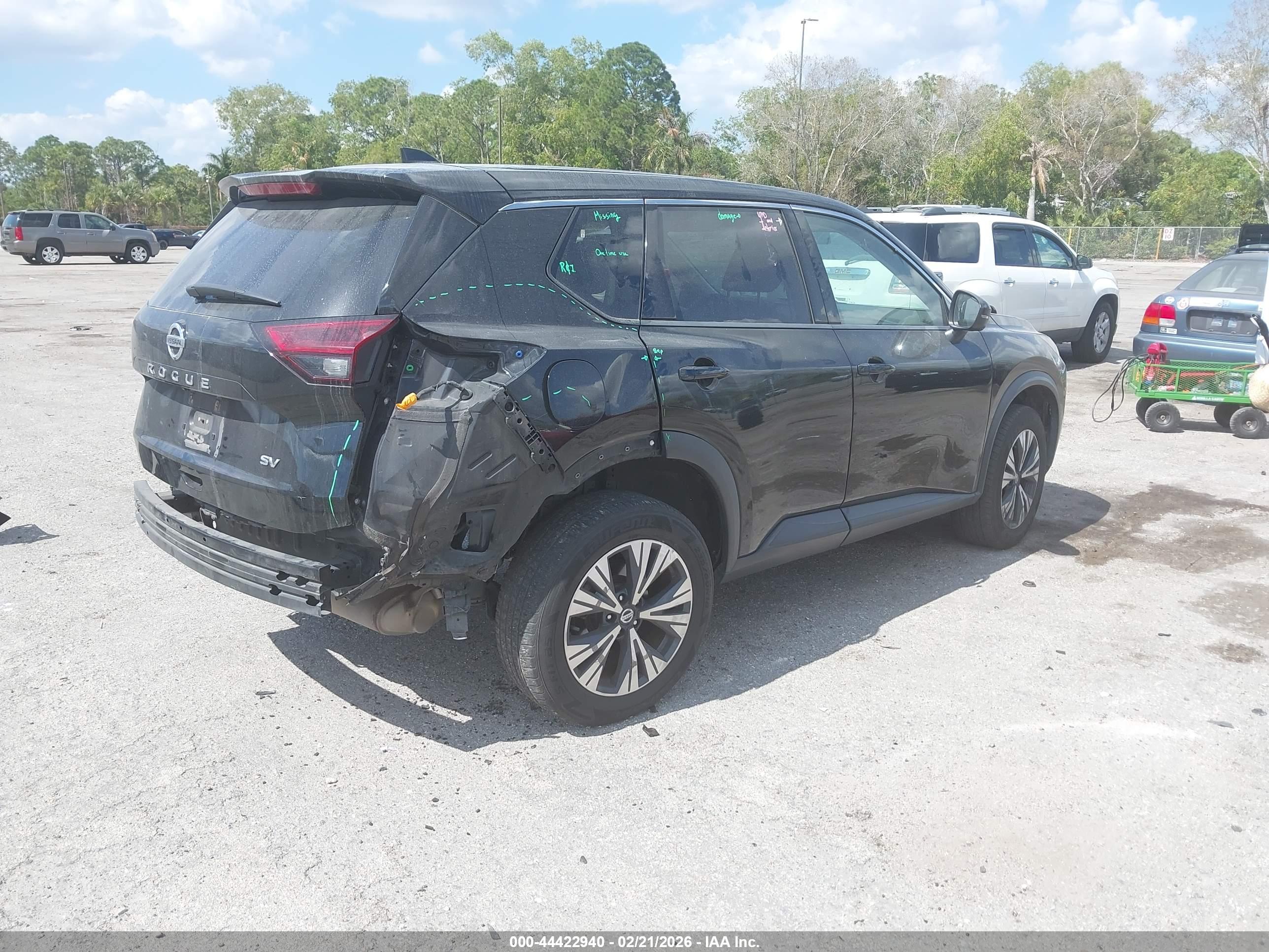 NISSAN ROGUE image 4