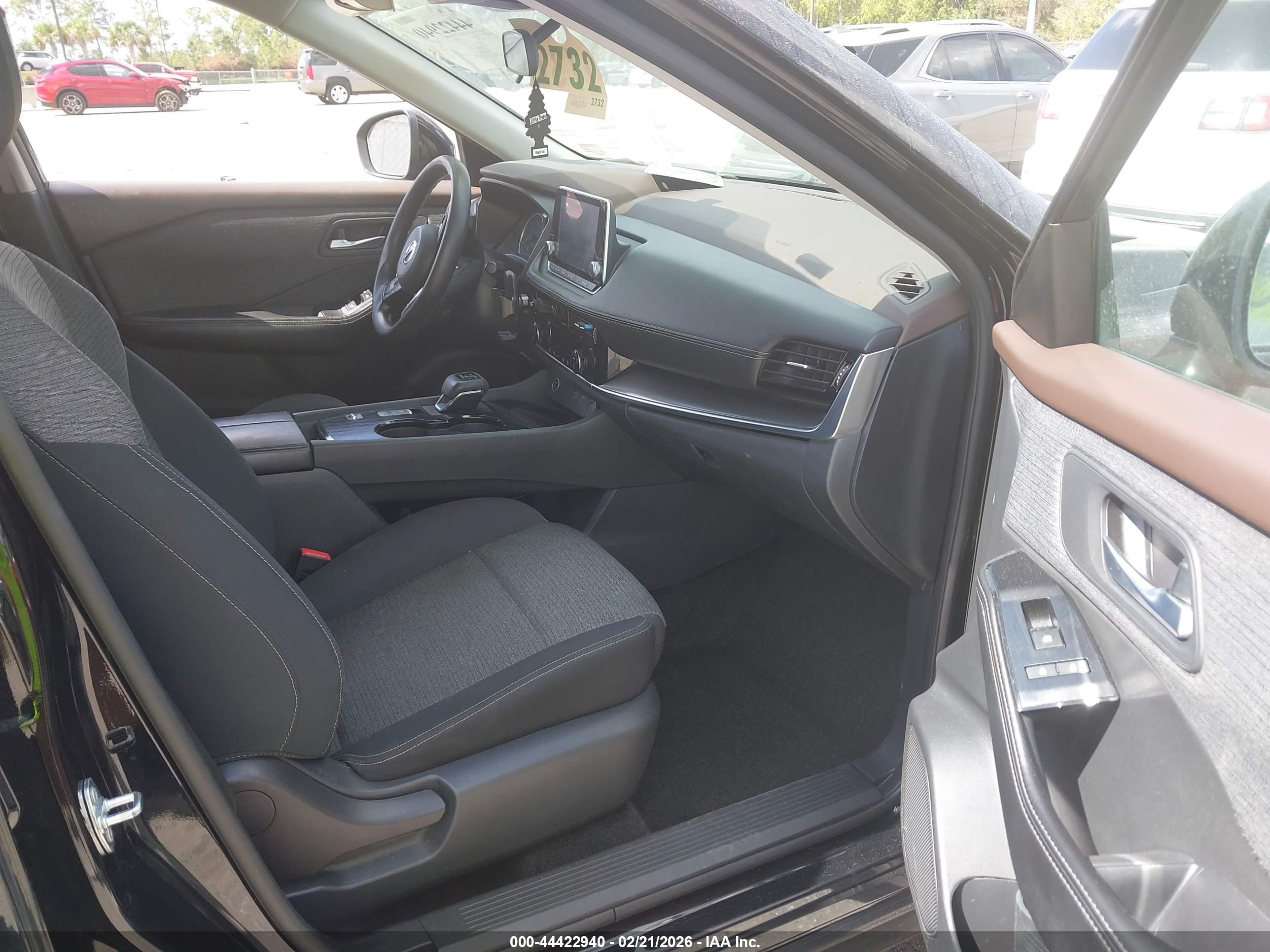 NISSAN ROGUE image 5