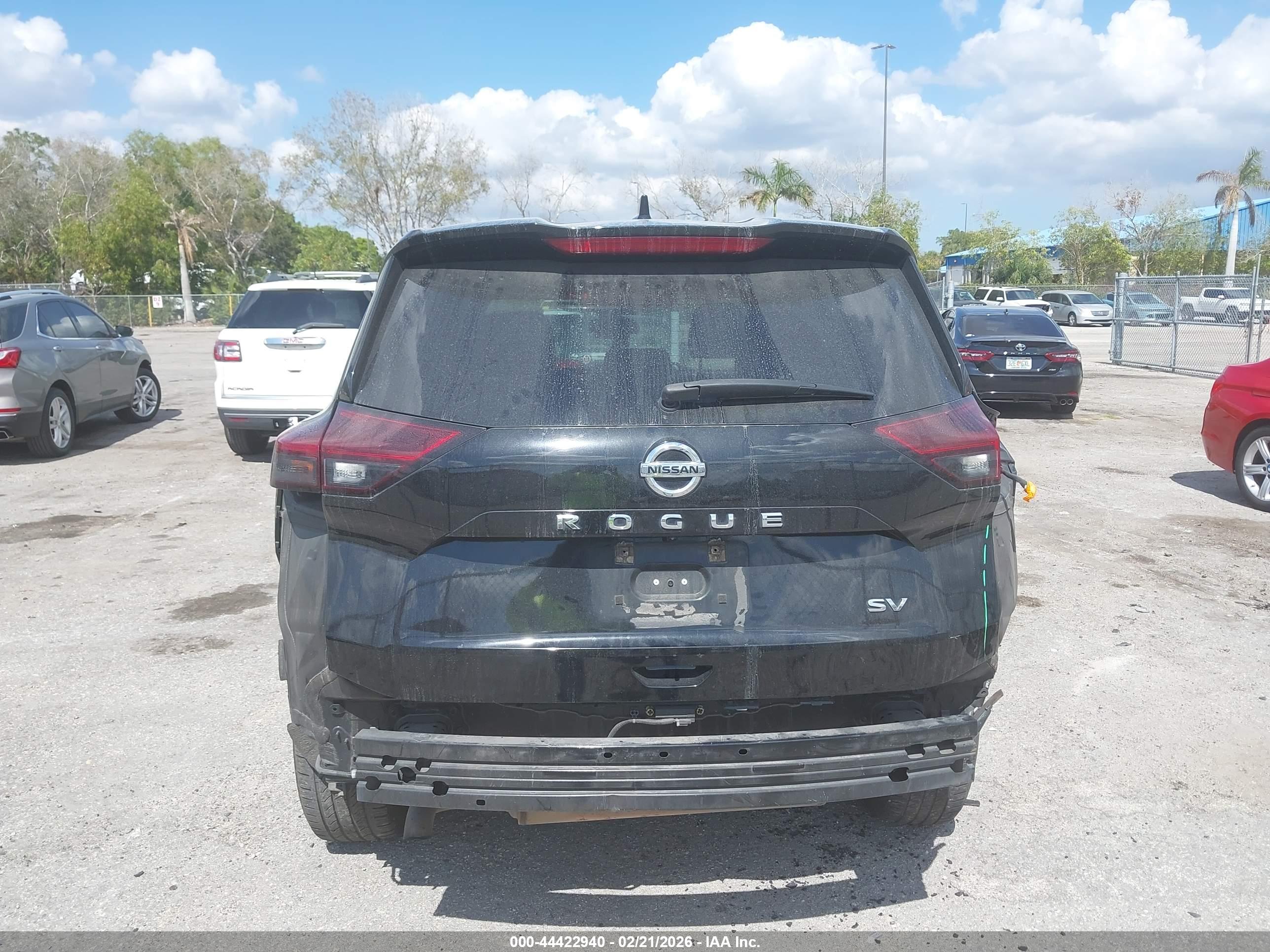 NISSAN ROGUE image 6