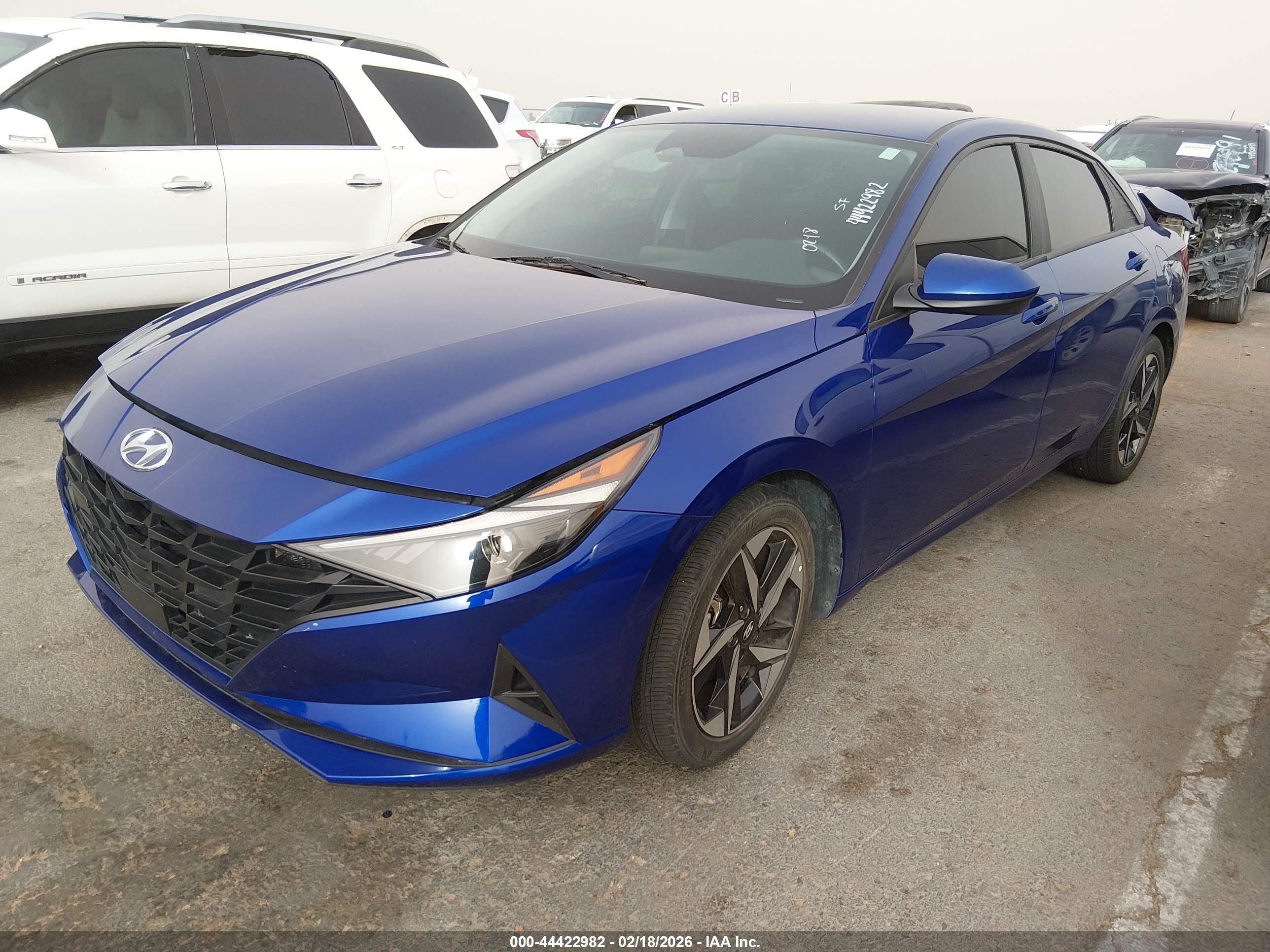 HYUNDAI ELANTRA image 2