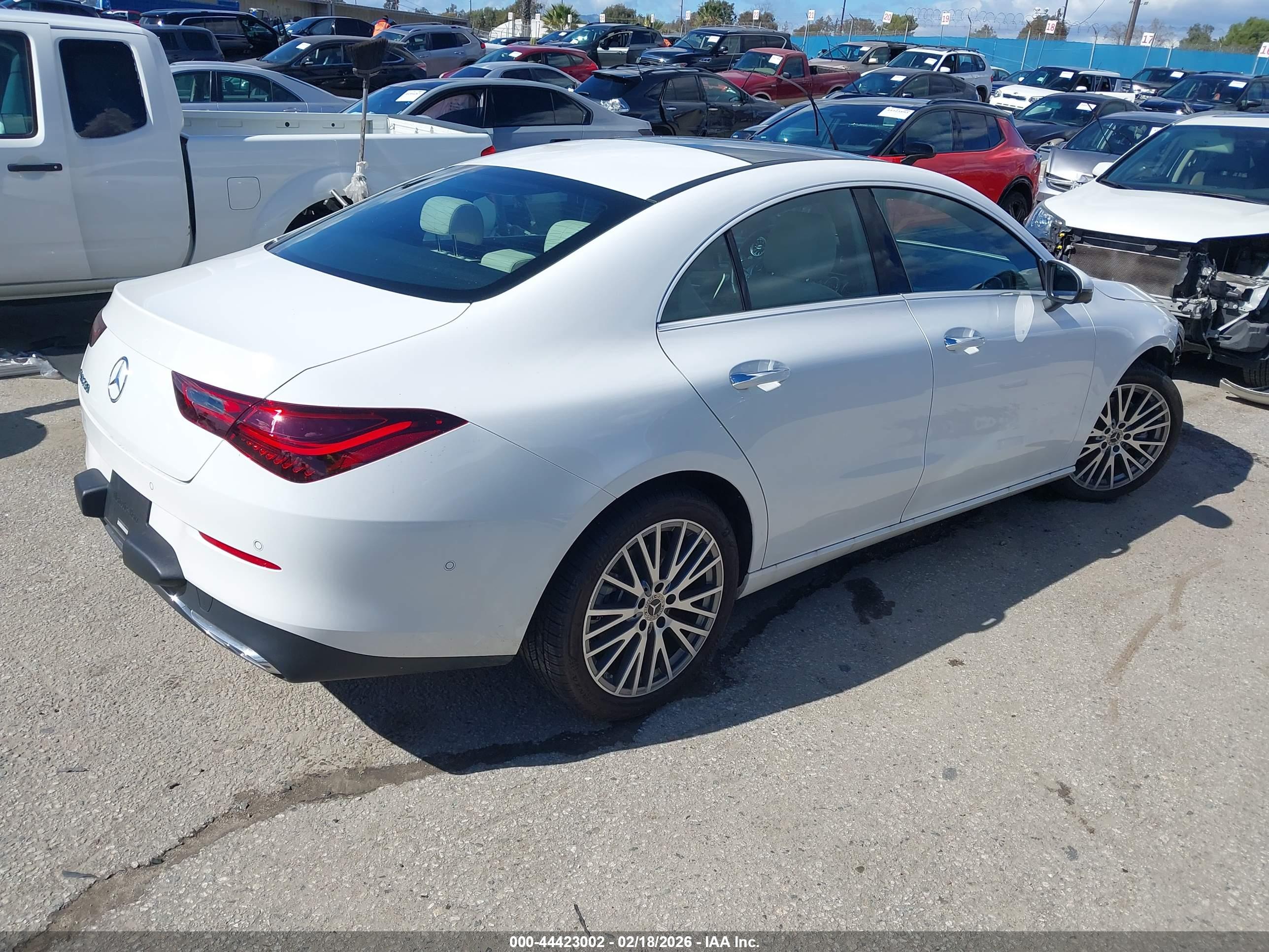 MERCEDES-BENZ CLA image 4