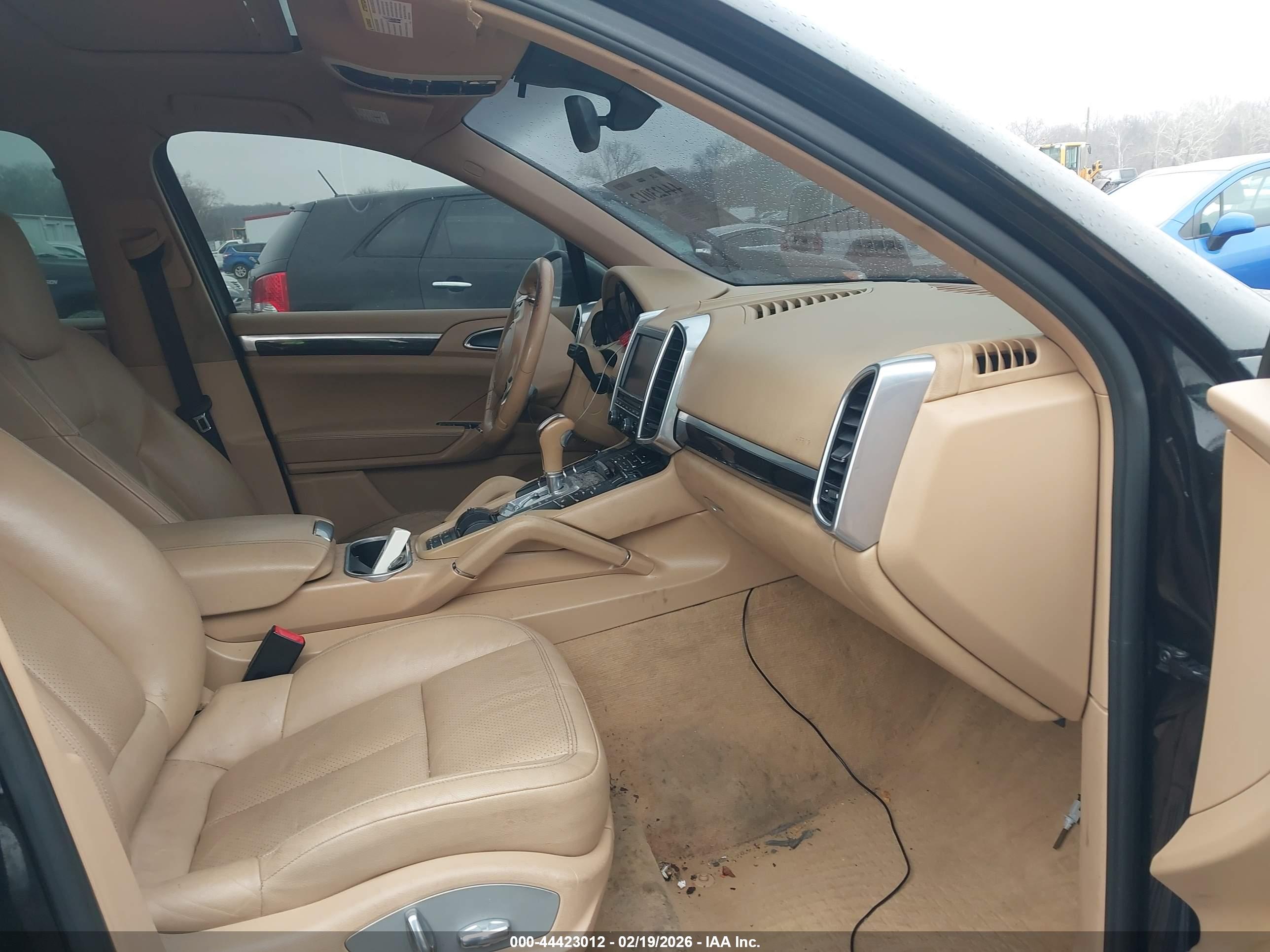 PORSCHE CAYENNE image 5