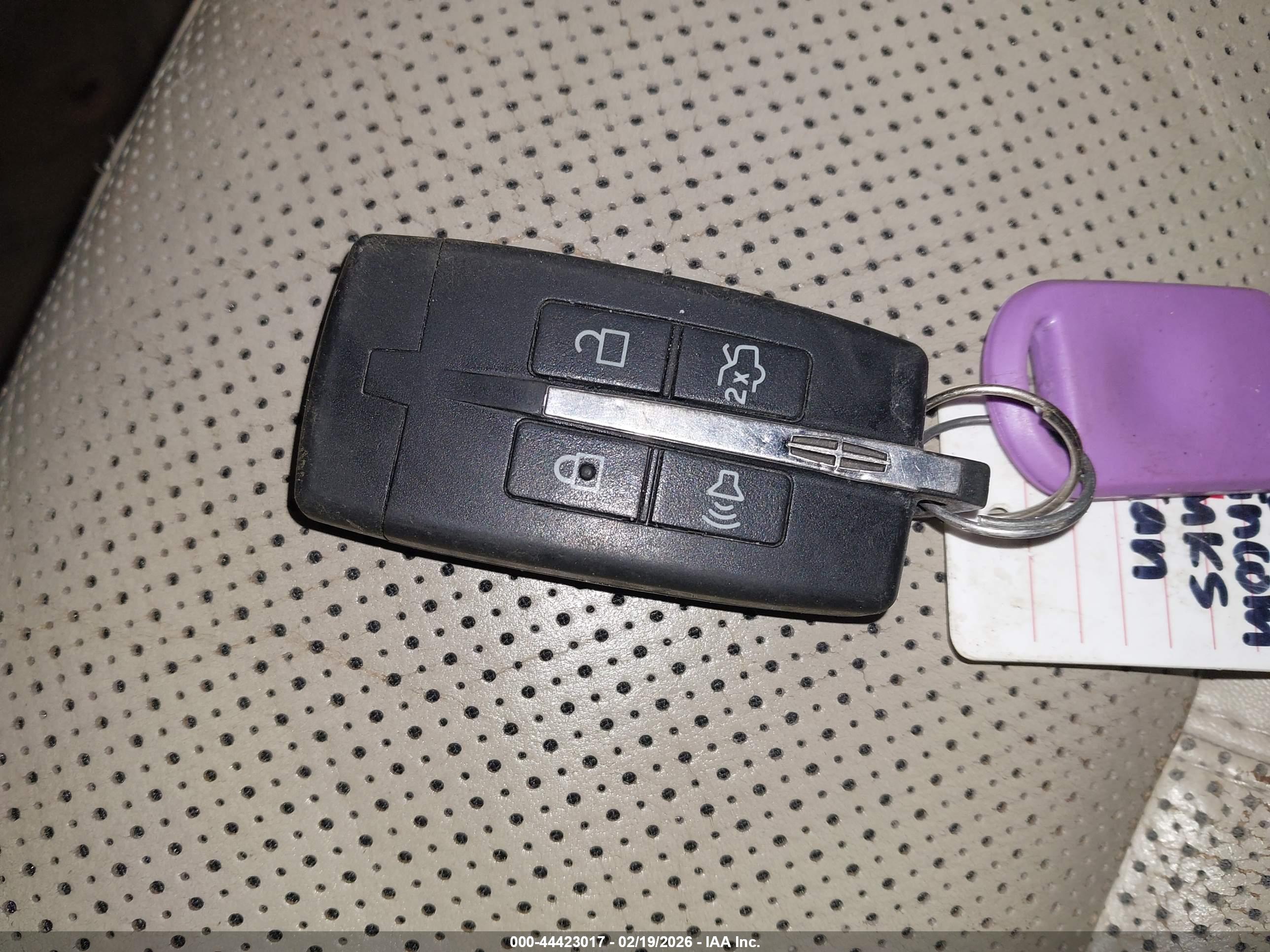 LINCOLN MKS image 11