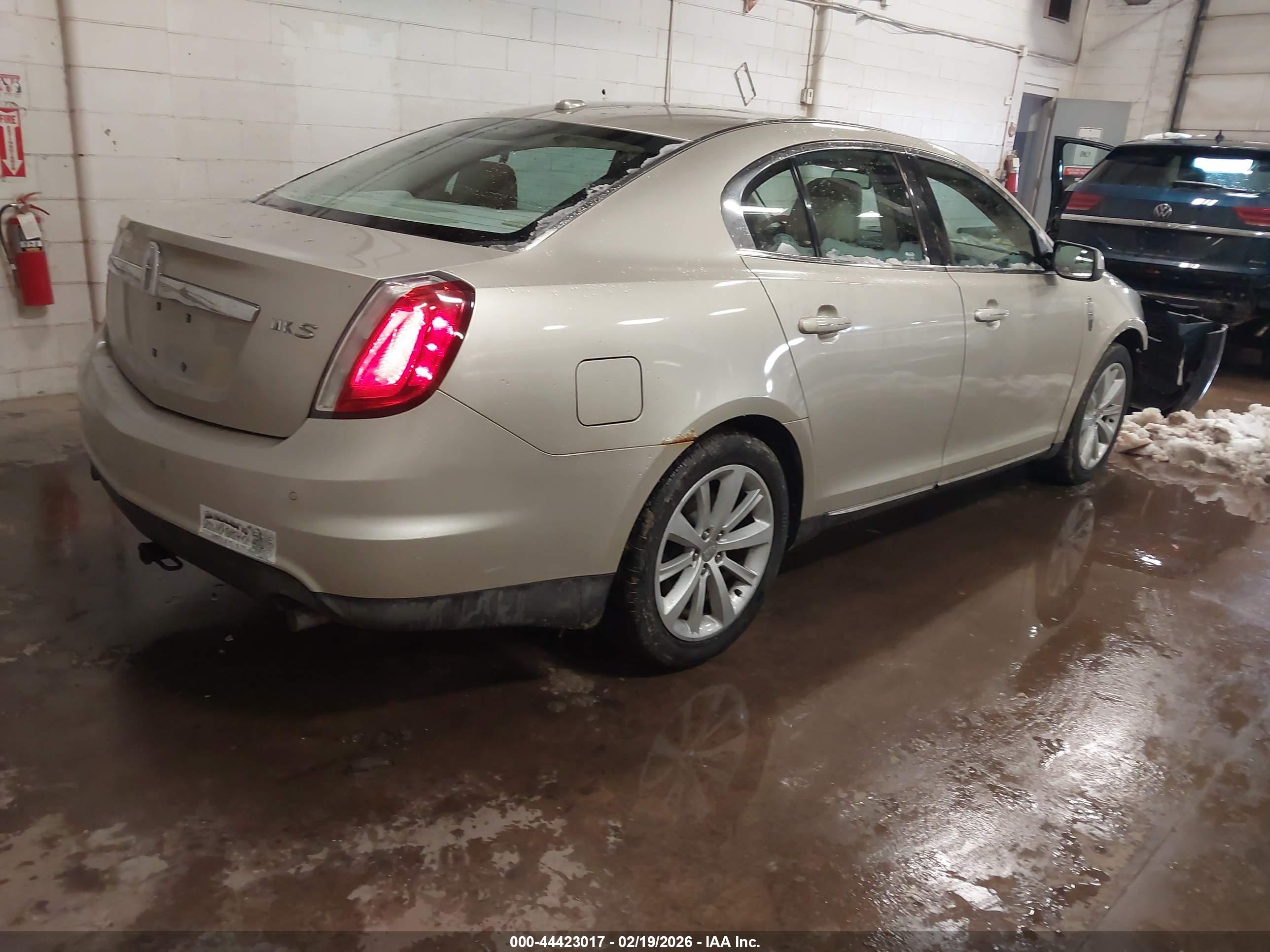 LINCOLN MKS image 4