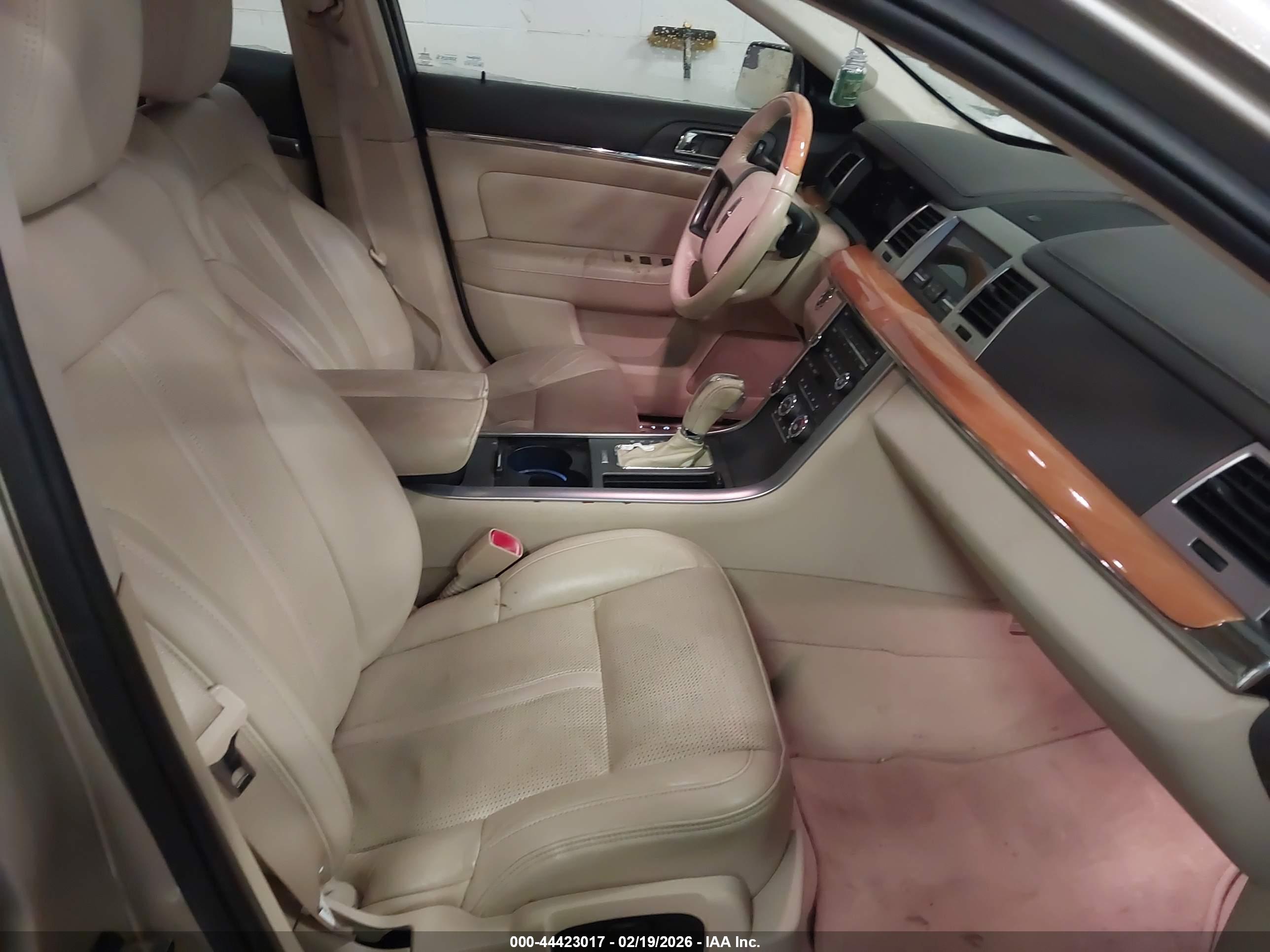 LINCOLN MKS image 5