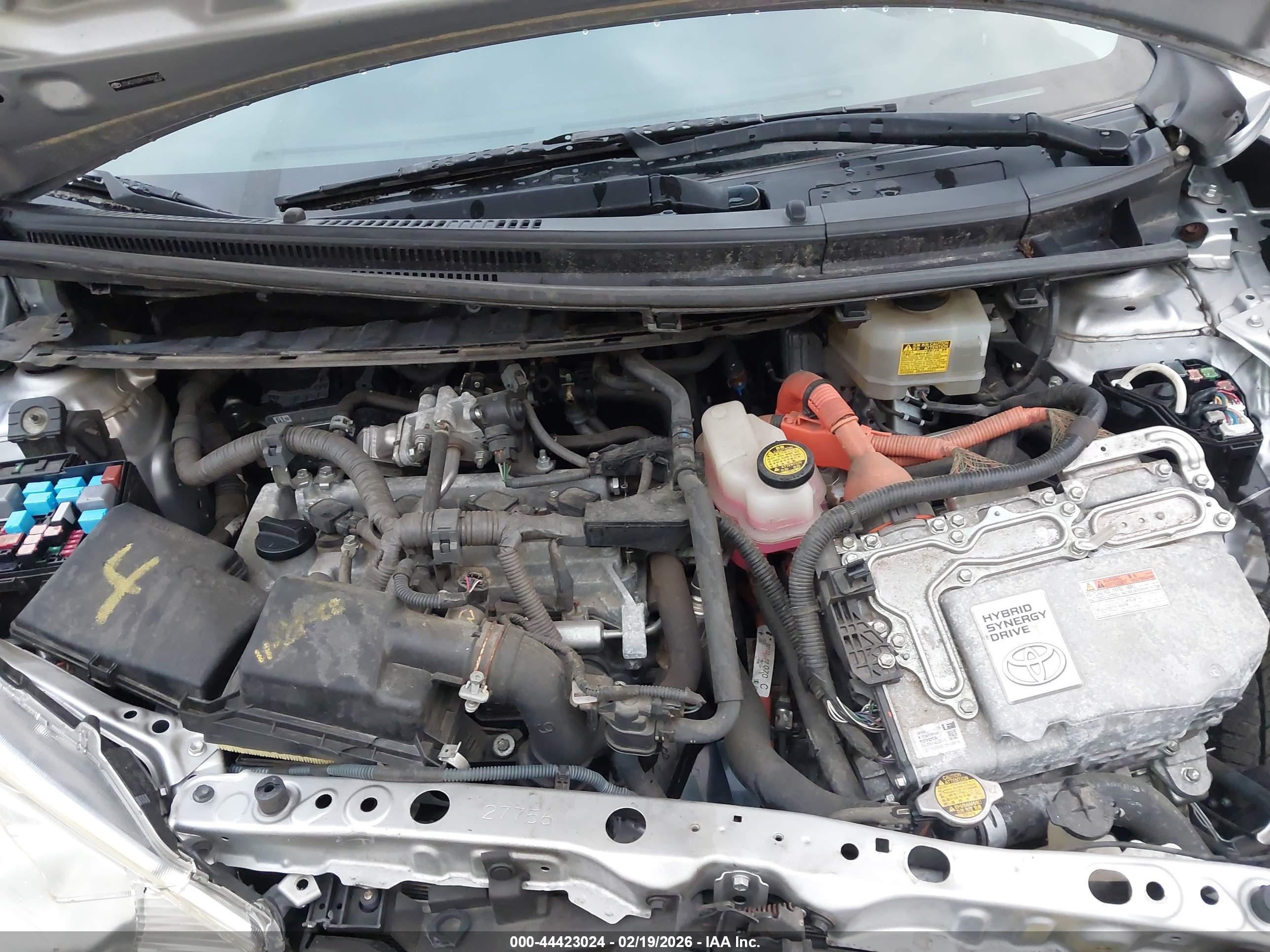 TOYOTA PRIUS image 10