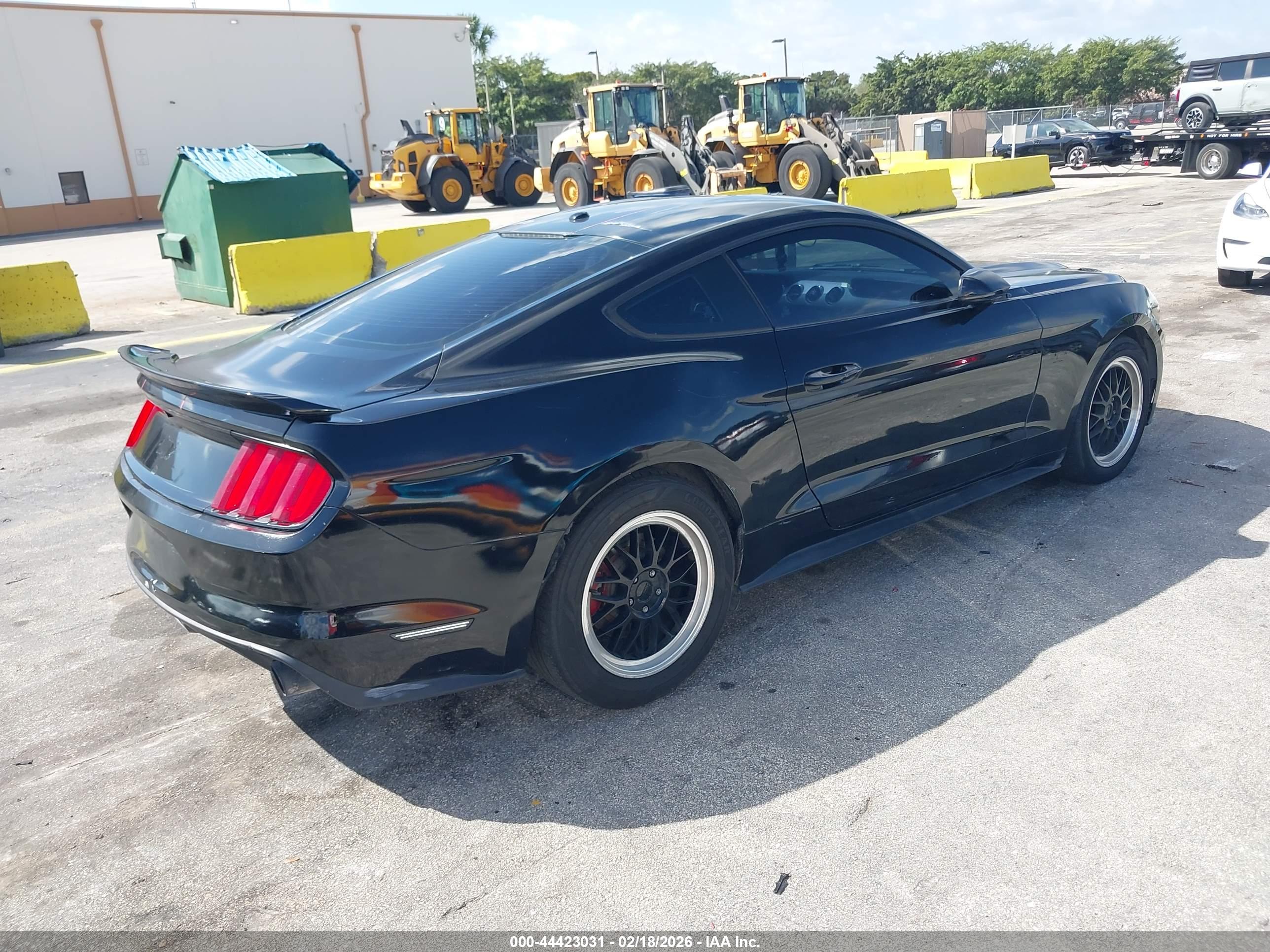 FORD MUSTANG image 4