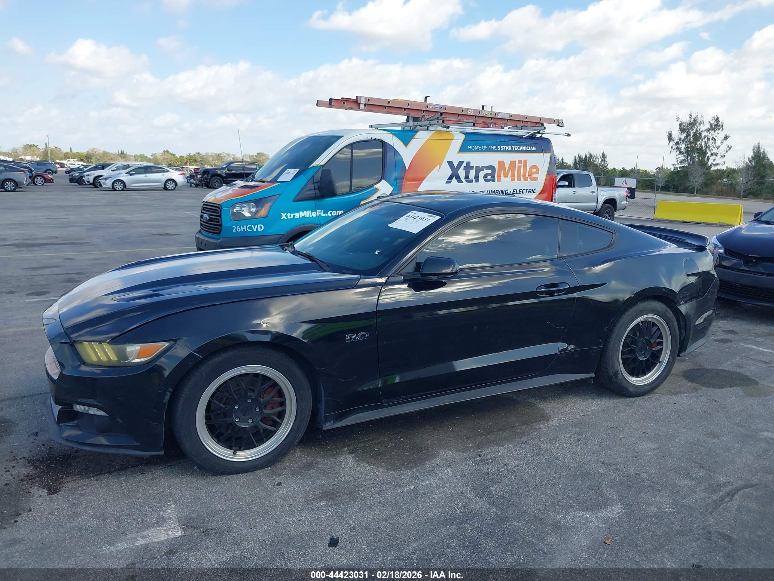 FORD MUSTANG image 6