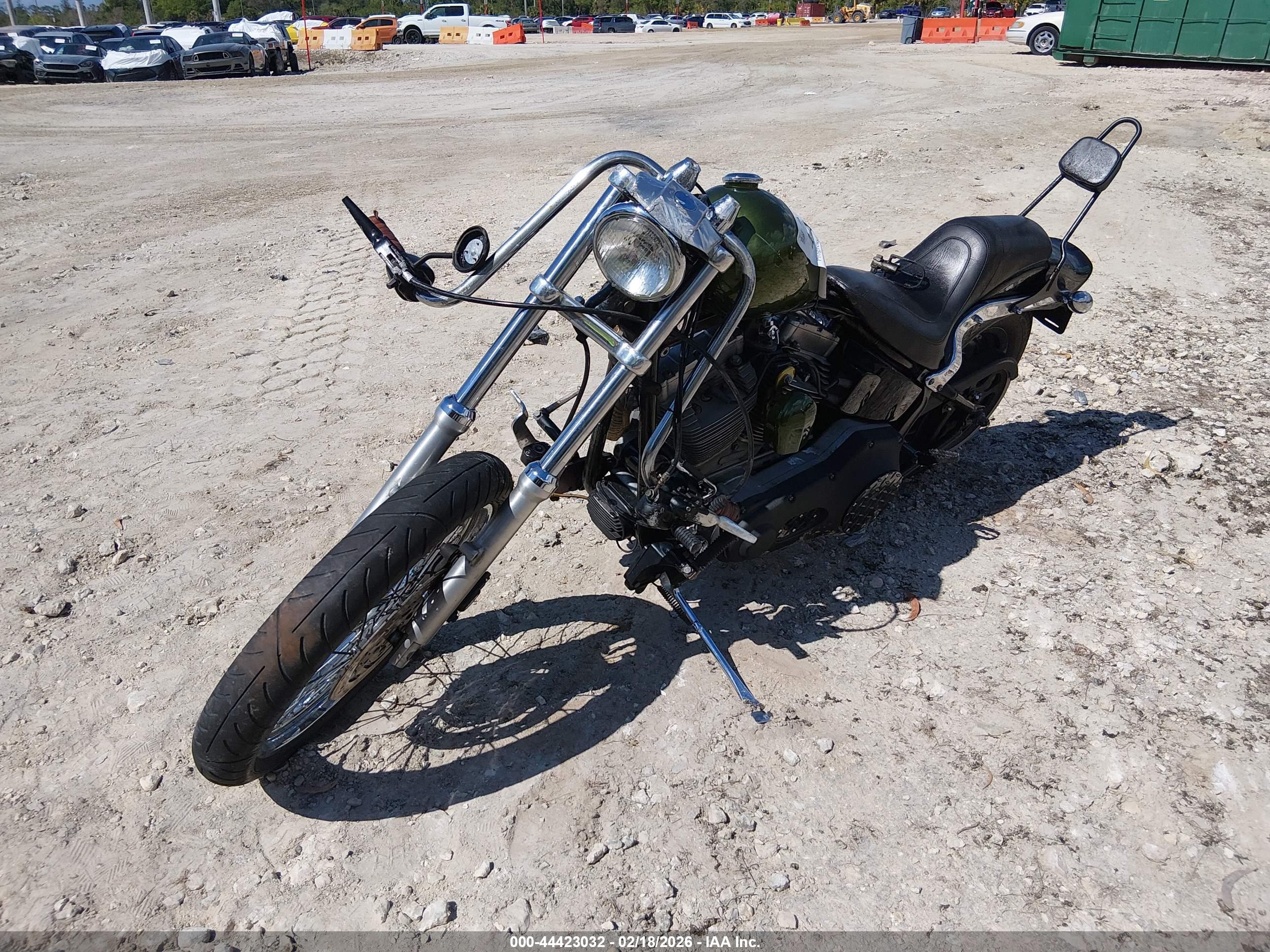 HARLEY-DAVIDSON FXST image 2