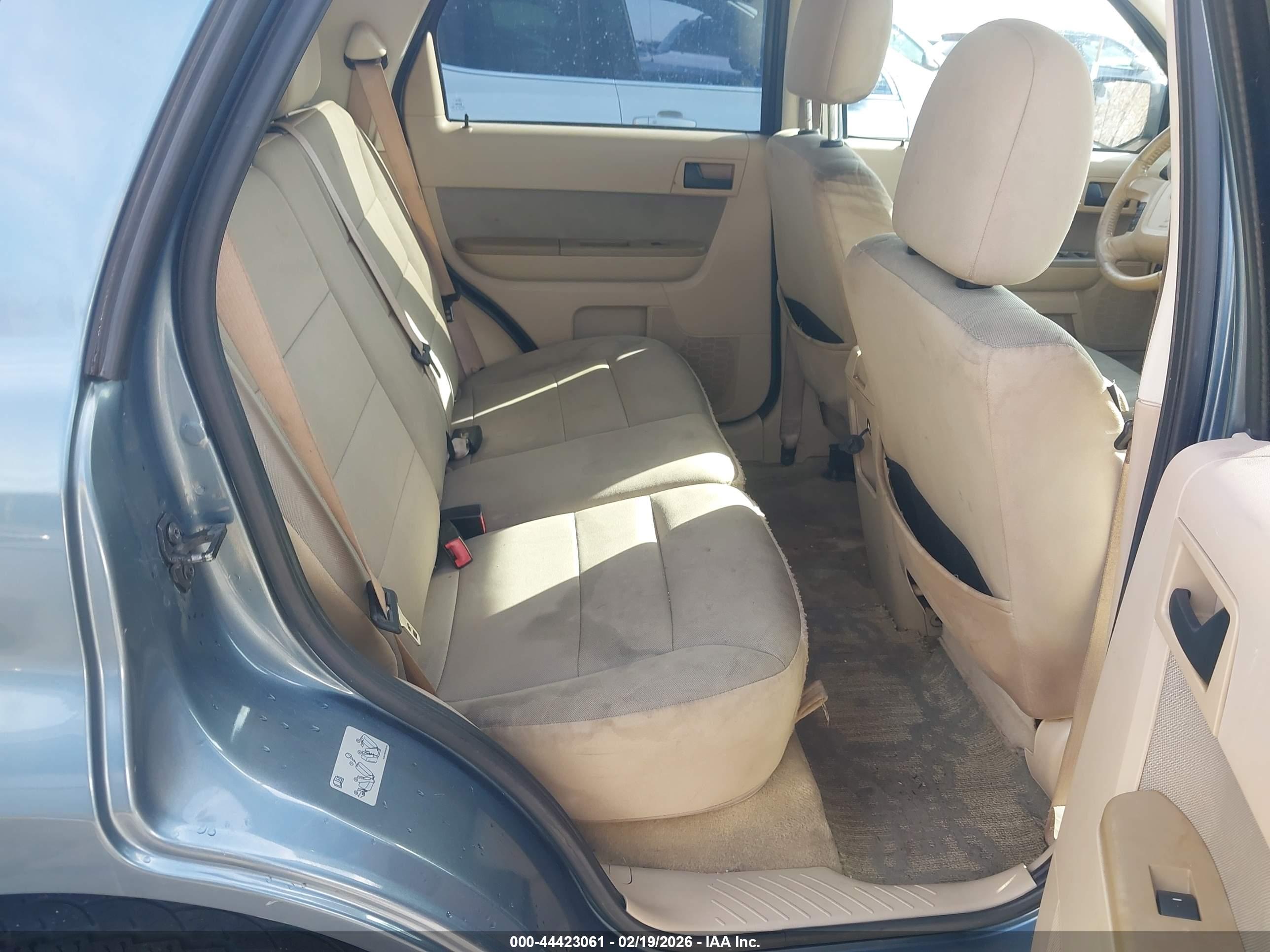 FORD ESCAPE image 8