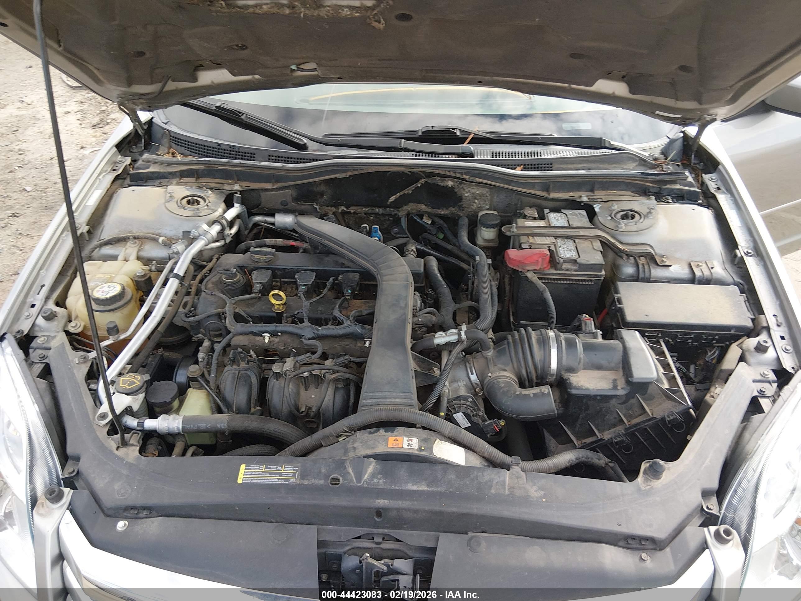 FORD FUSION image 10