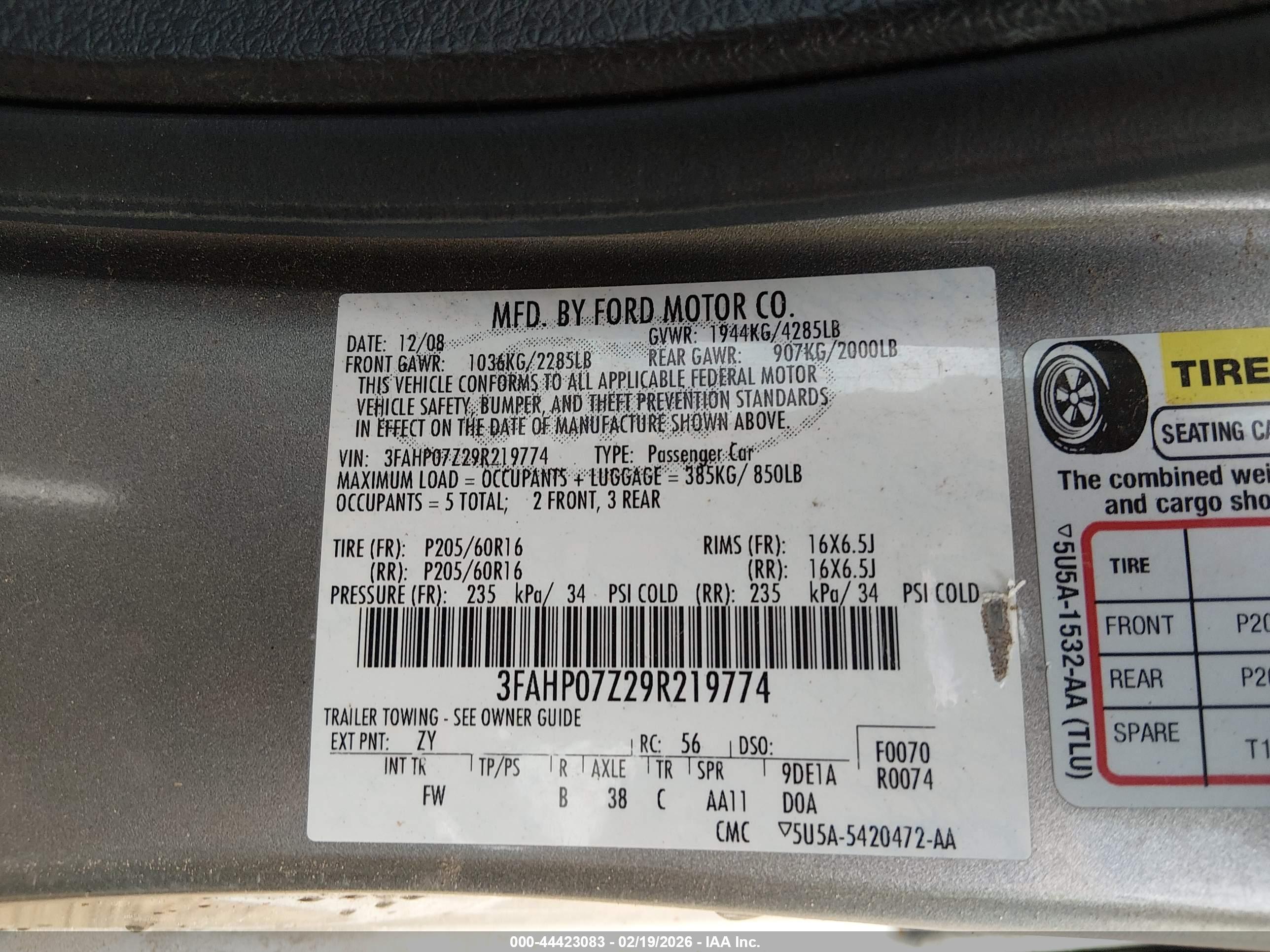 FORD FUSION image 9