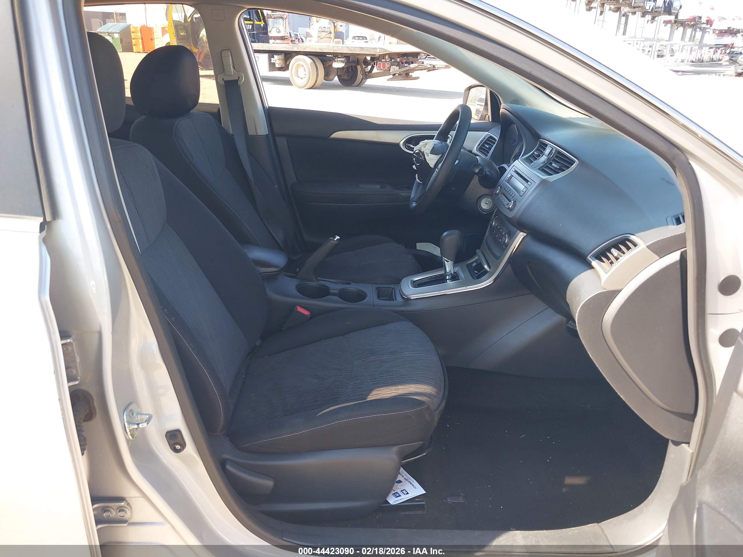 NISSAN SENTRA image 5