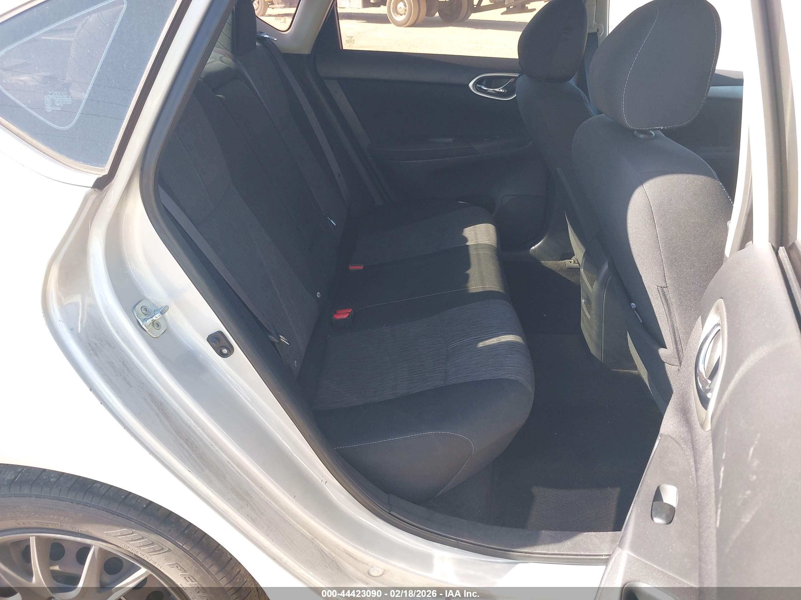 NISSAN SENTRA image 8