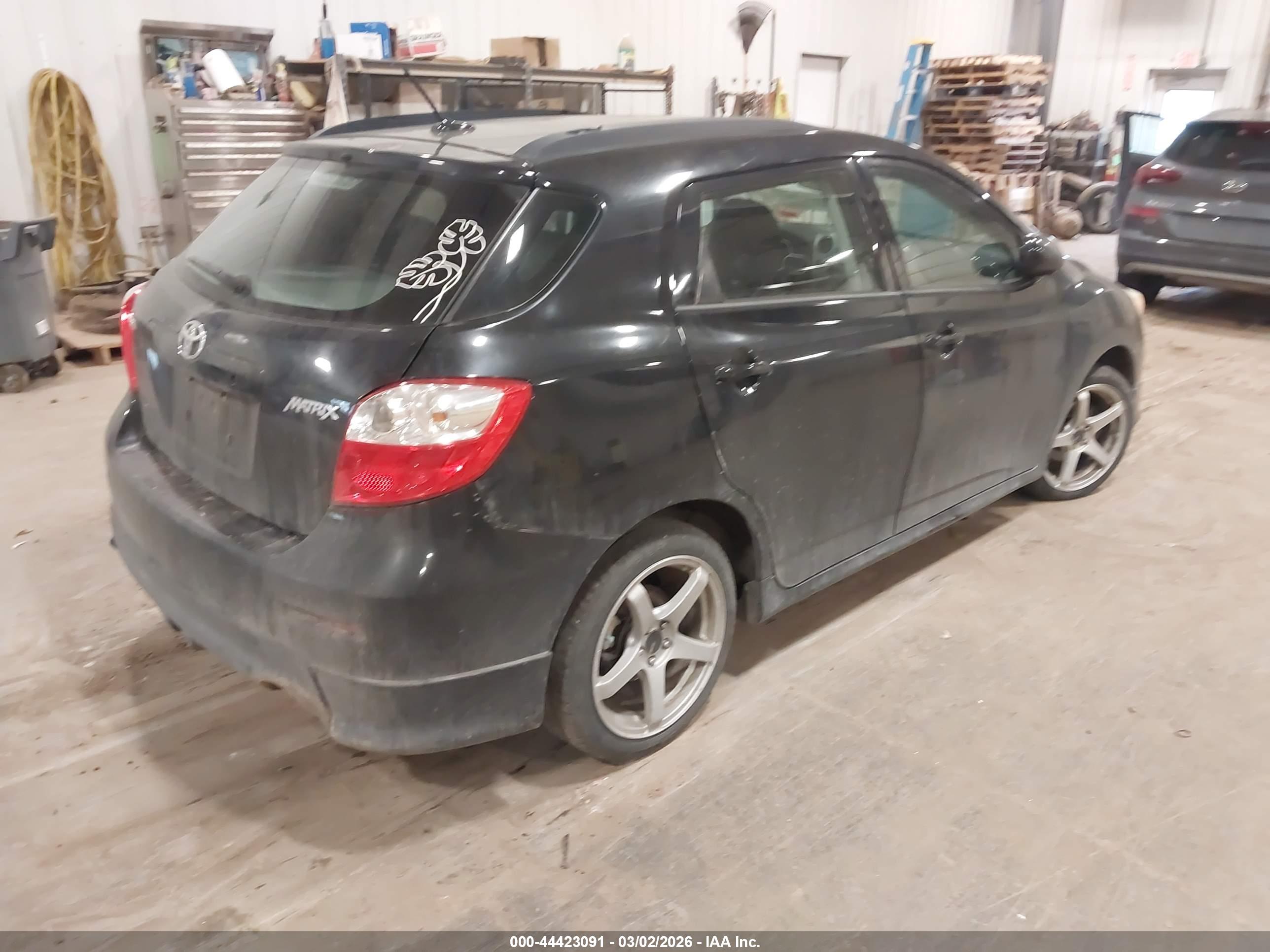 TOYOTA MATRIX image 4