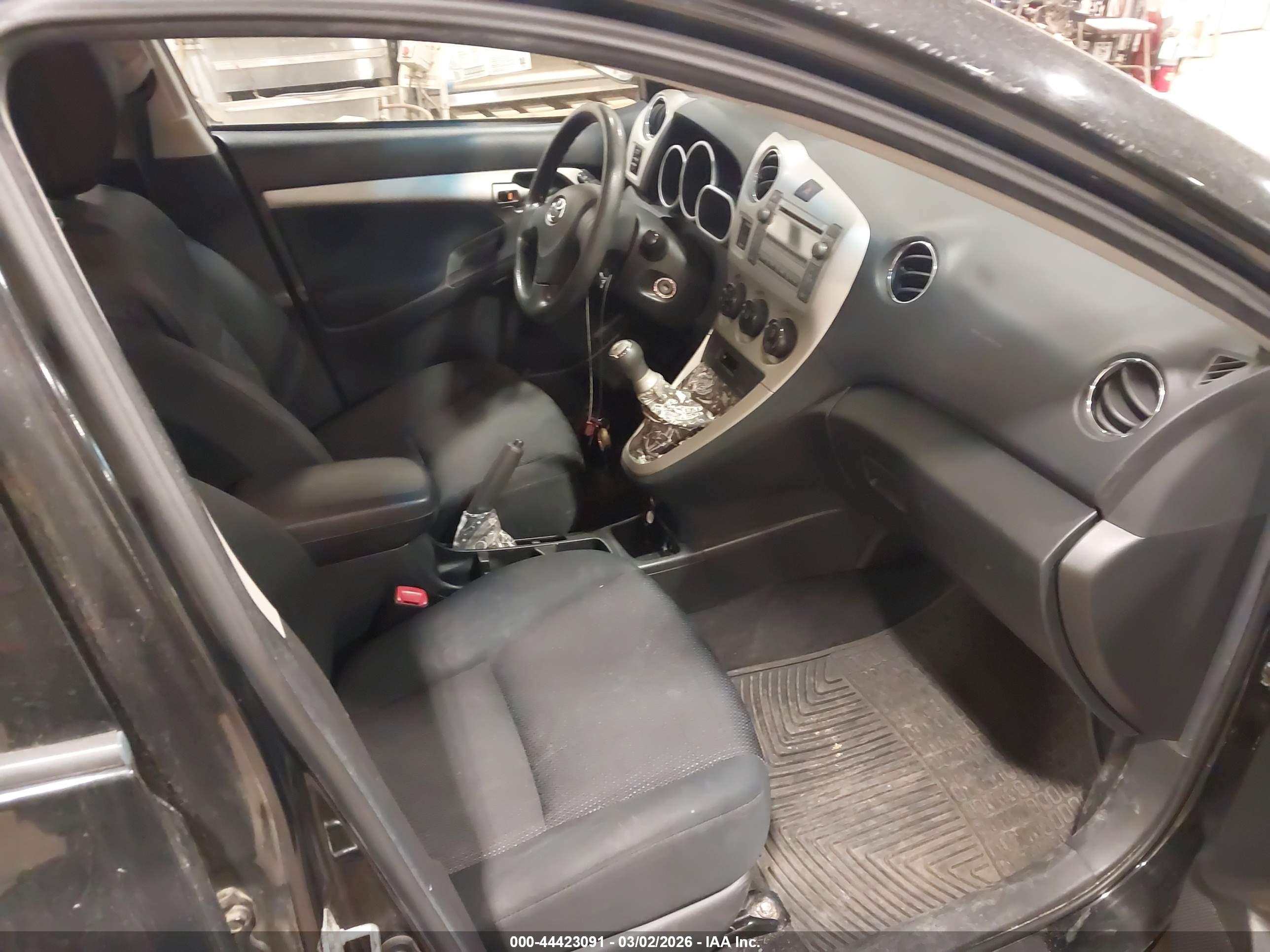 TOYOTA MATRIX image 5