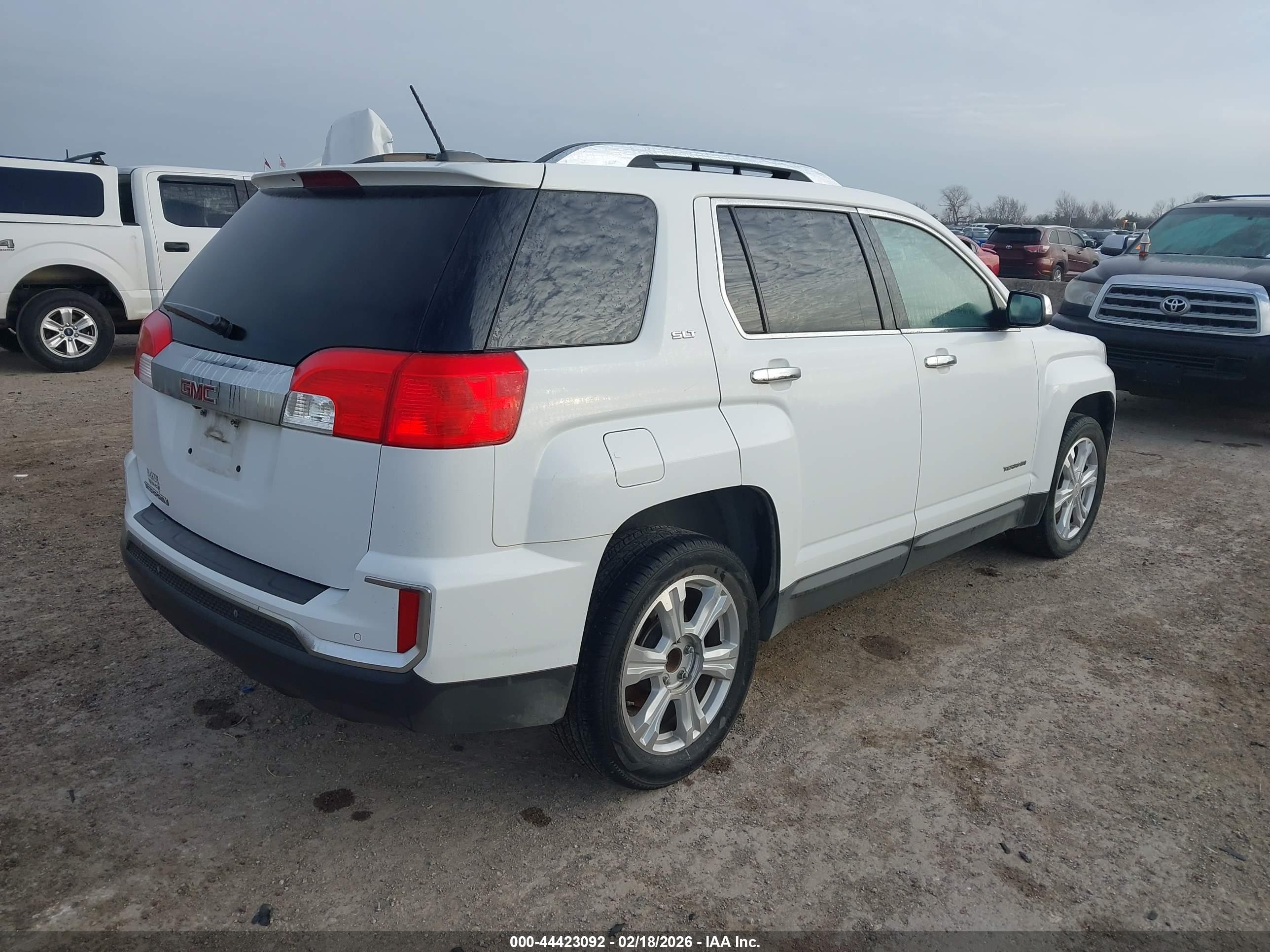 GMC TERRAIN image 4