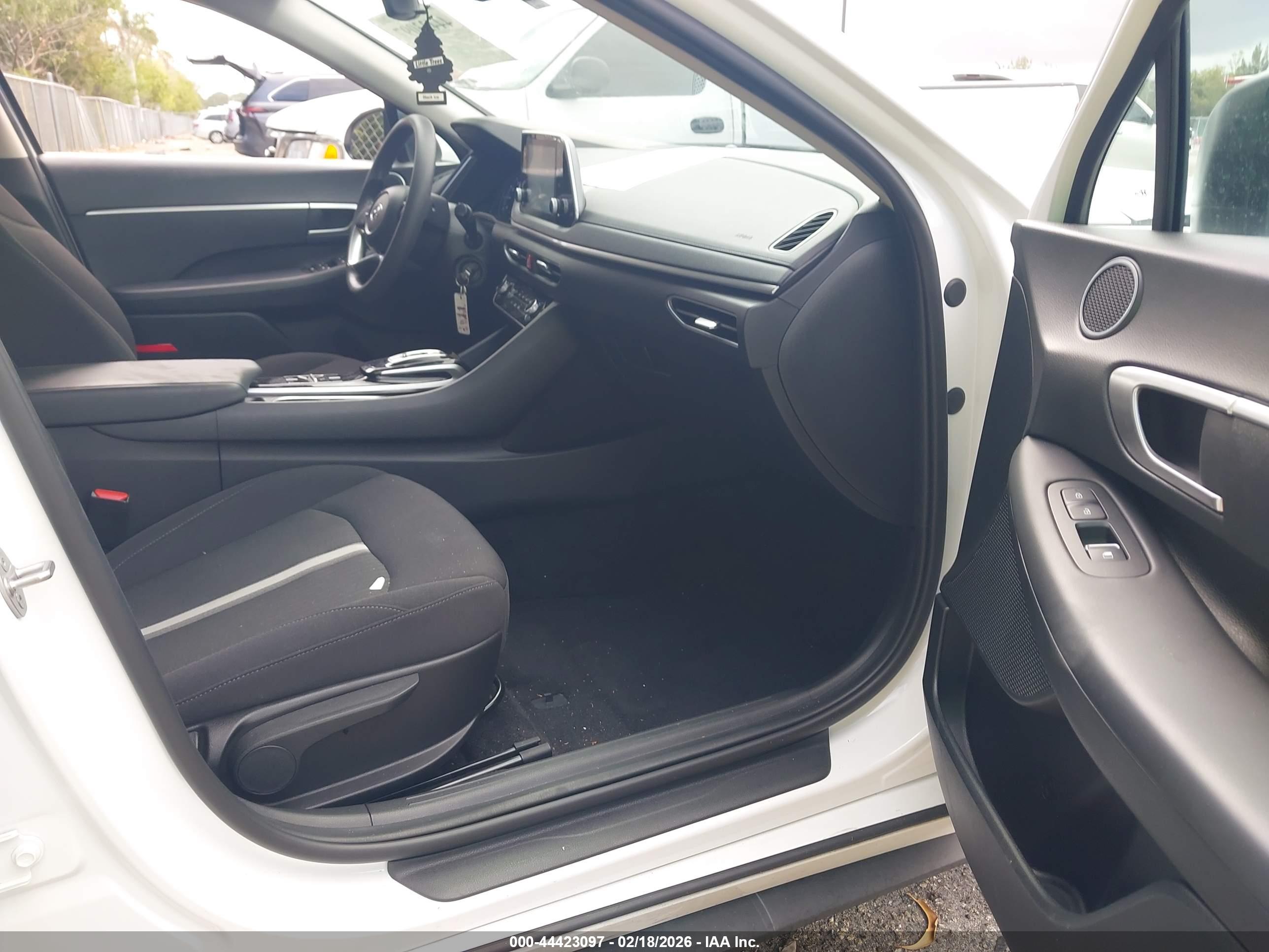 HYUNDAI SONATA image 5