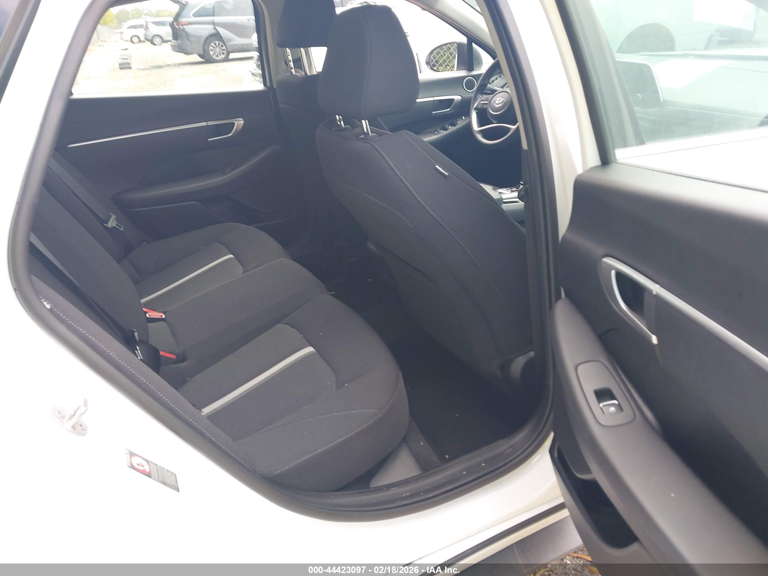 HYUNDAI SONATA image 8