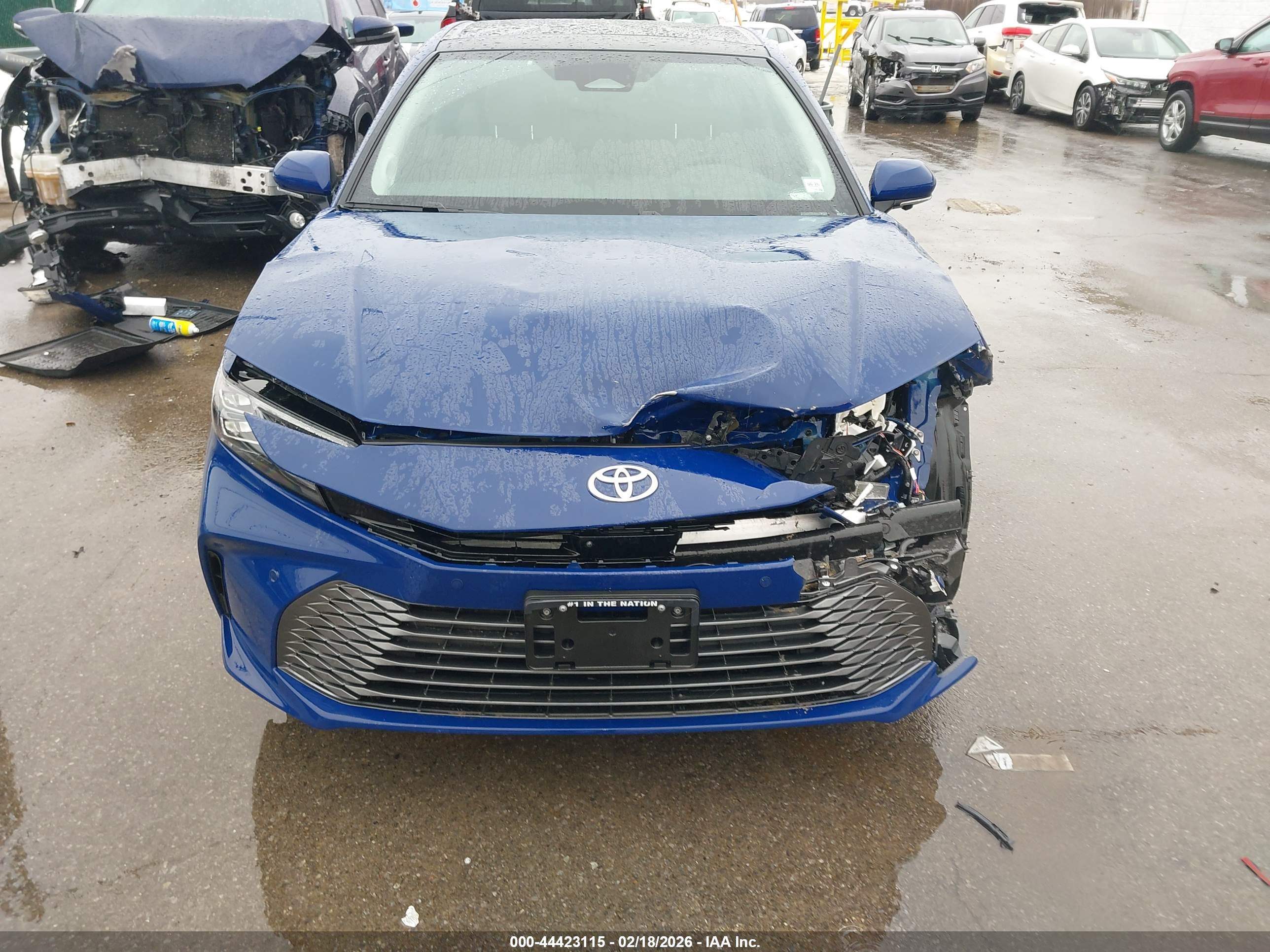 TOYOTA CAMRY image 6
